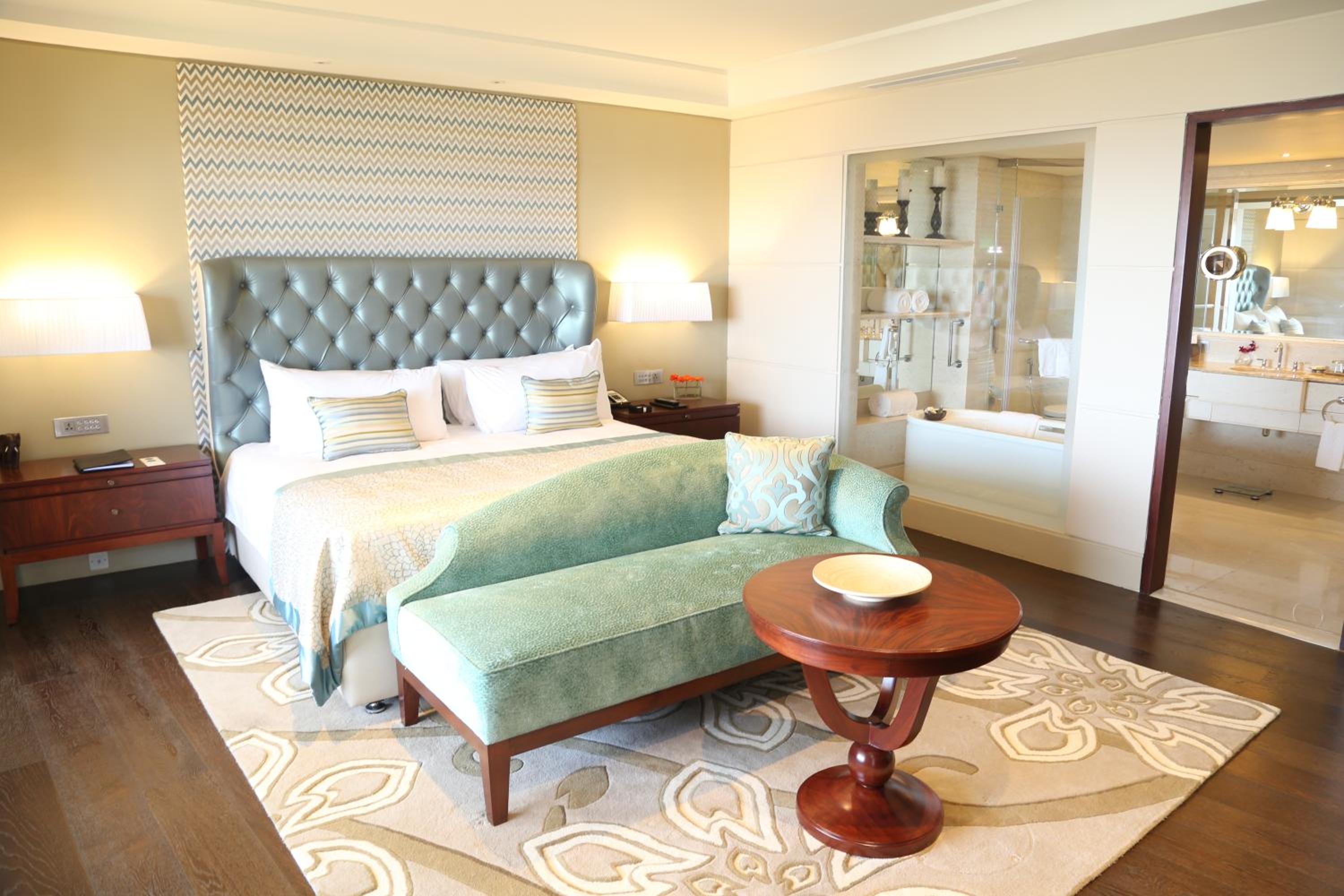 Taj Club Room City View King Bed - Photo 6