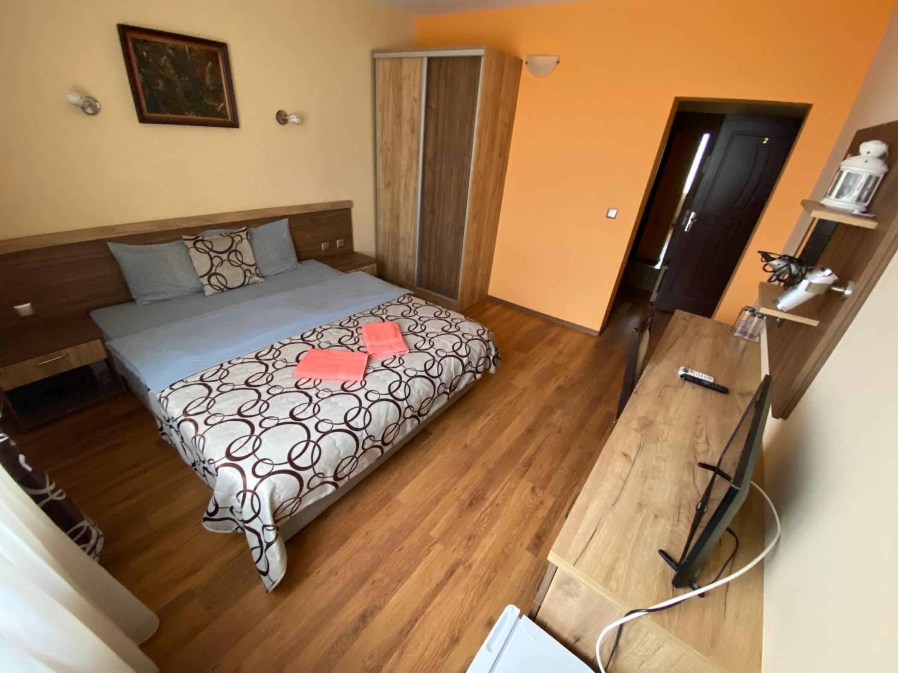 Deluxe Double Room (2 Adults + 1 Child) photo 1