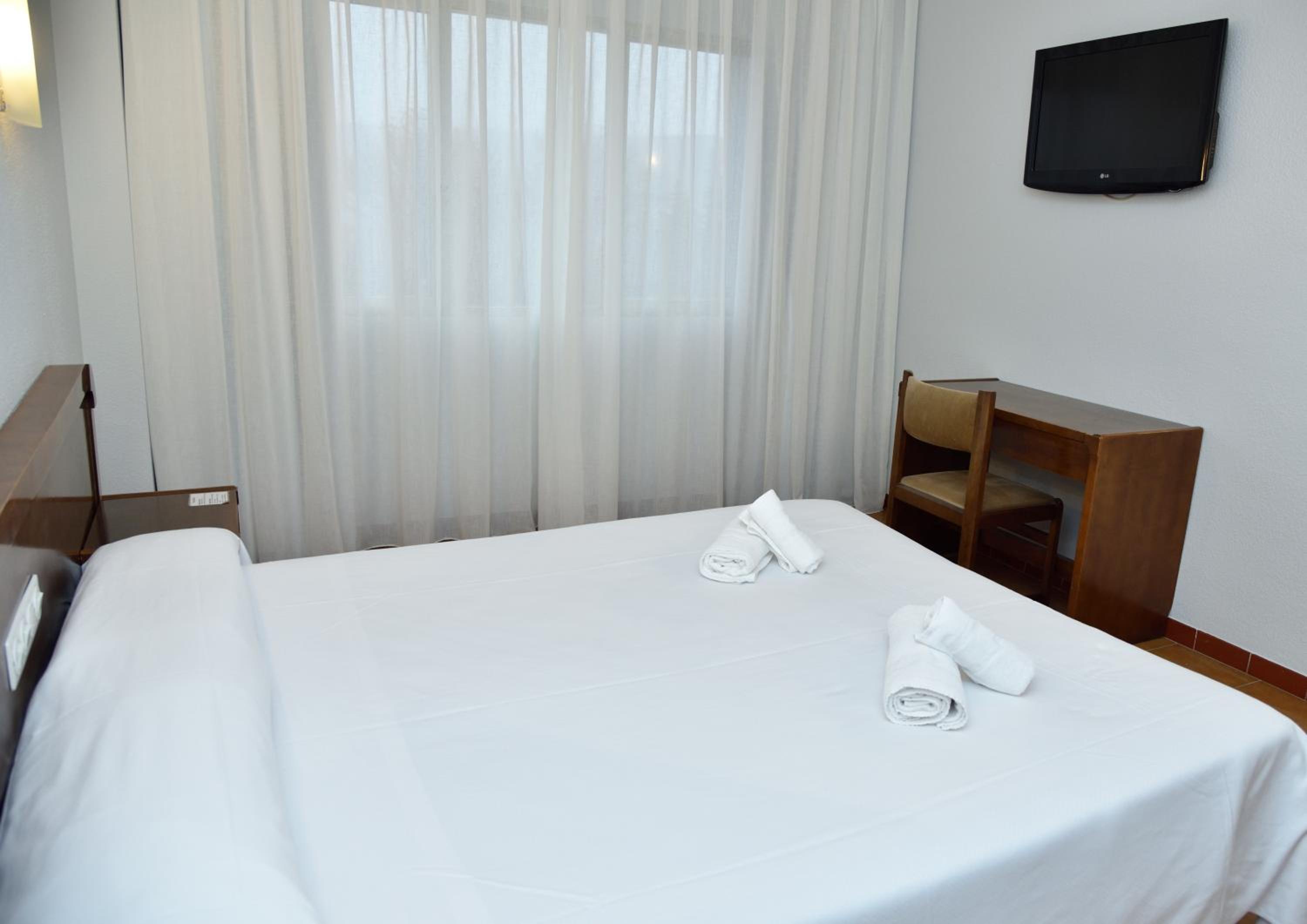 Double Room - Photo 11