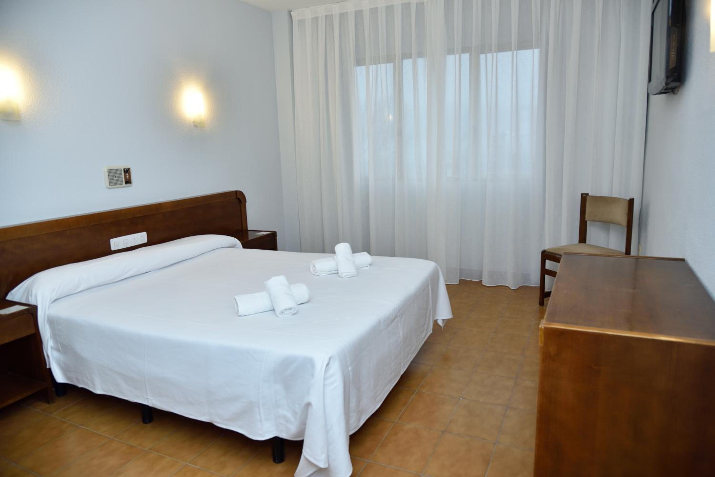 Double Room - Photo 13