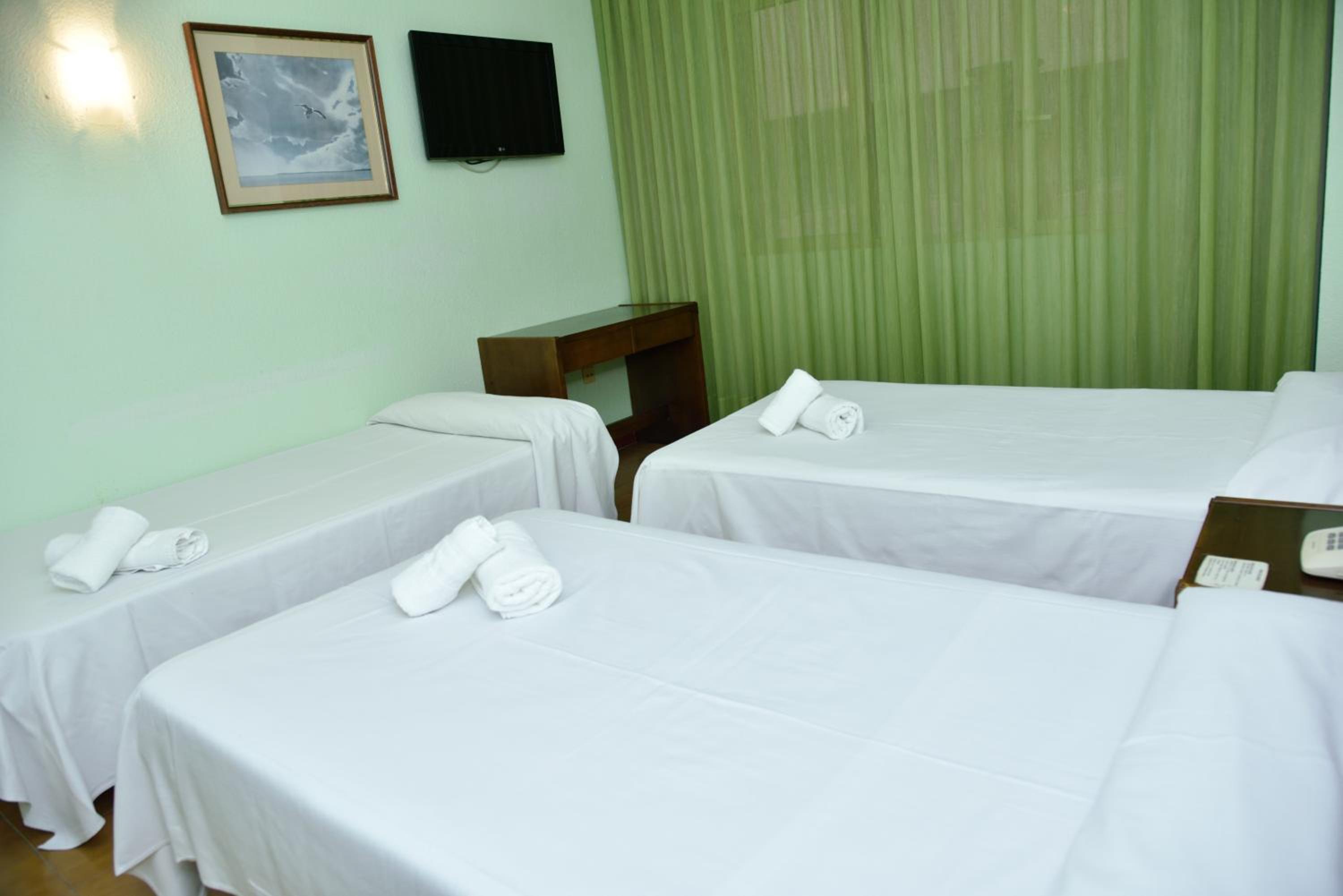 Triple Room - Photo 12