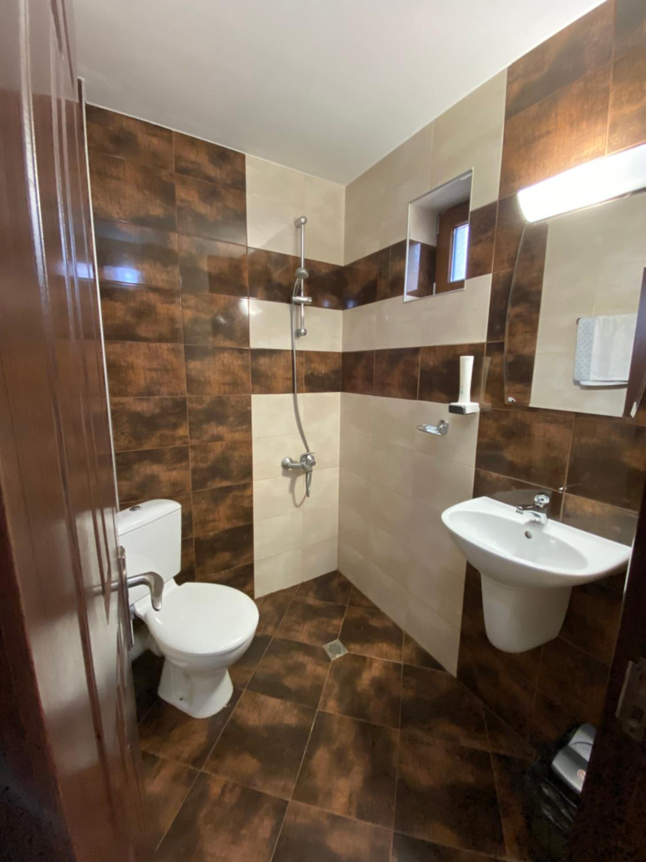 Deluxe Double Room (2 Adults + 1 Child) photo 3