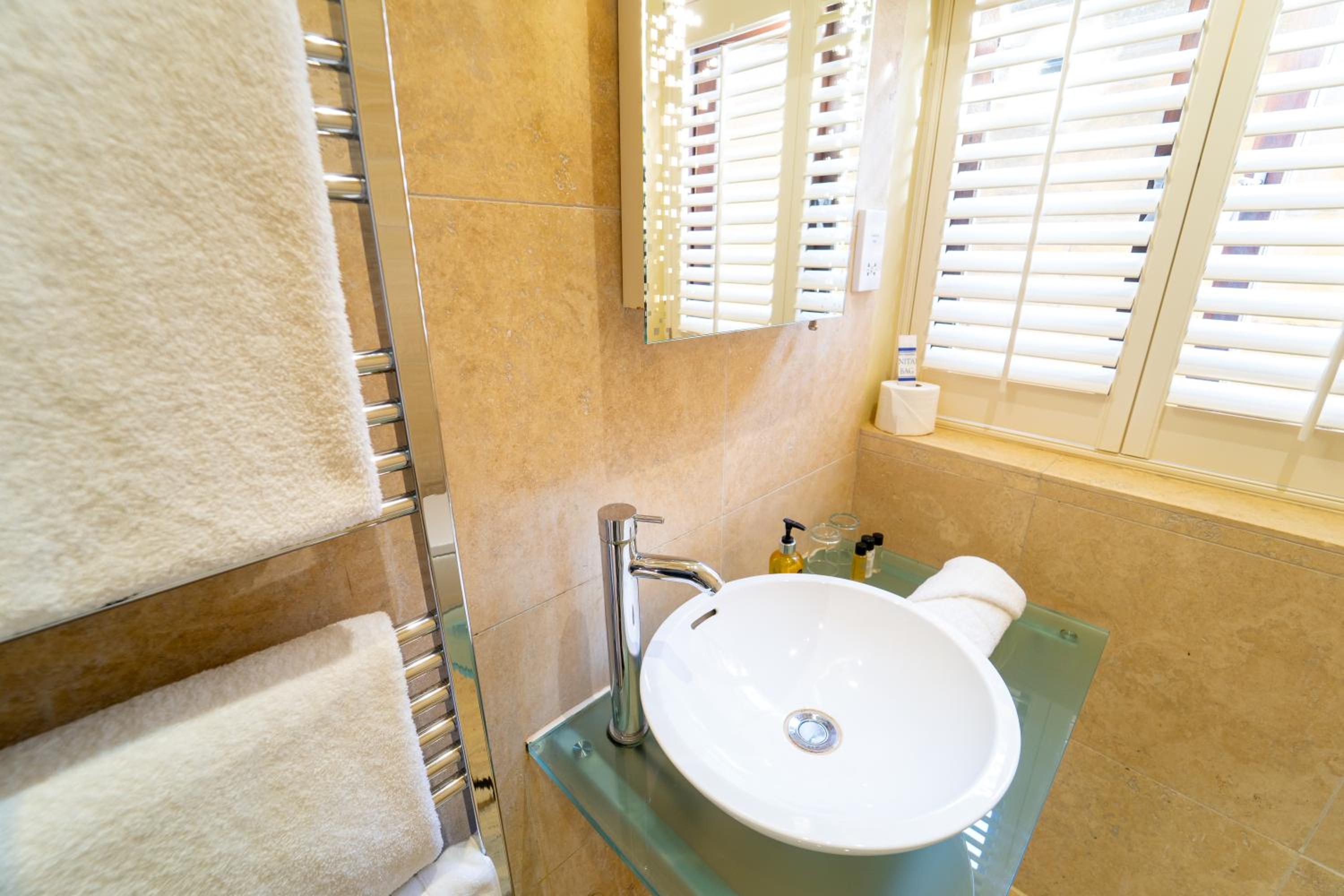 King Double or Twin Room - Photo 2