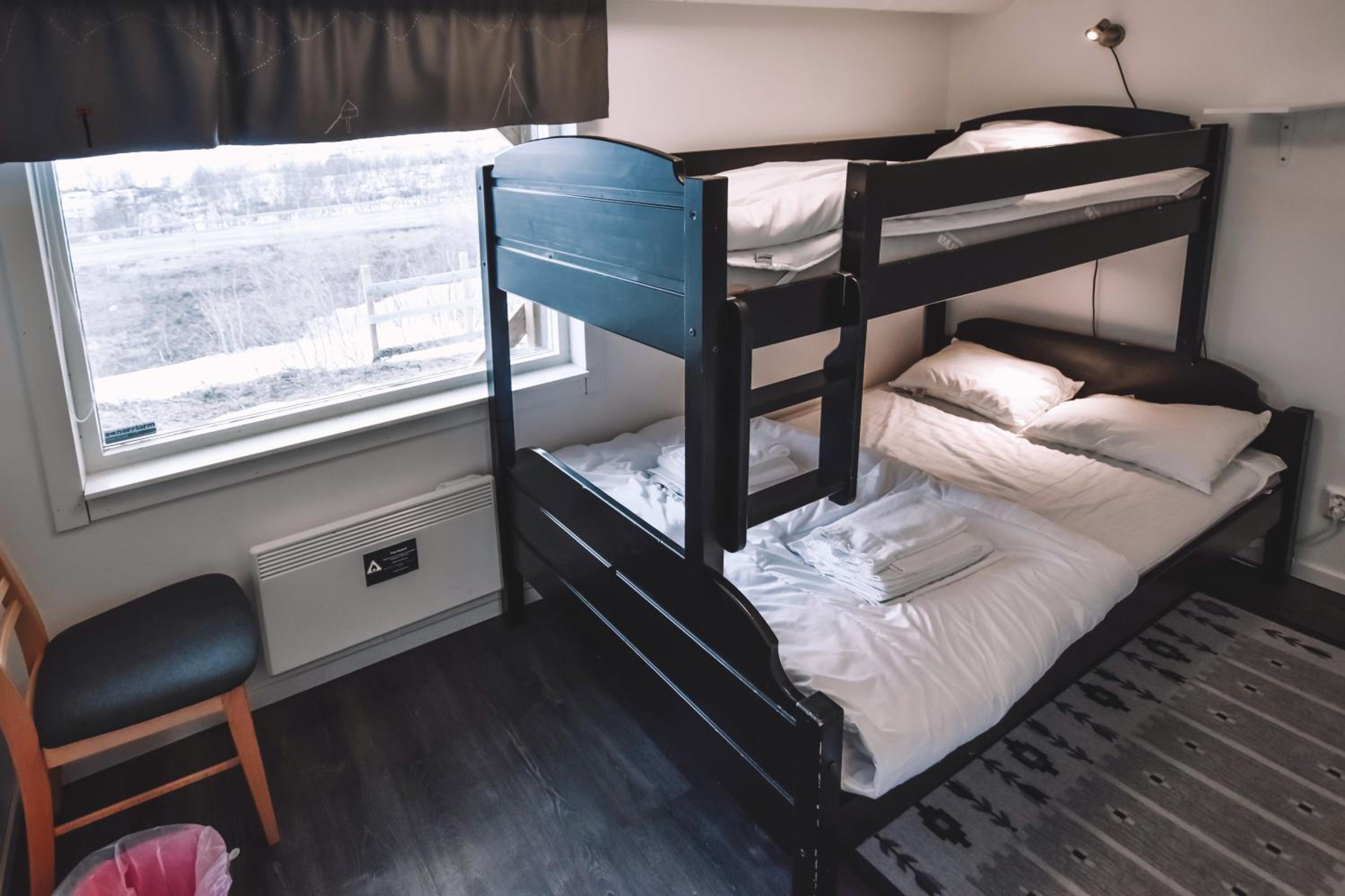 Three bedded room with window (allergy friendly) photo 3
