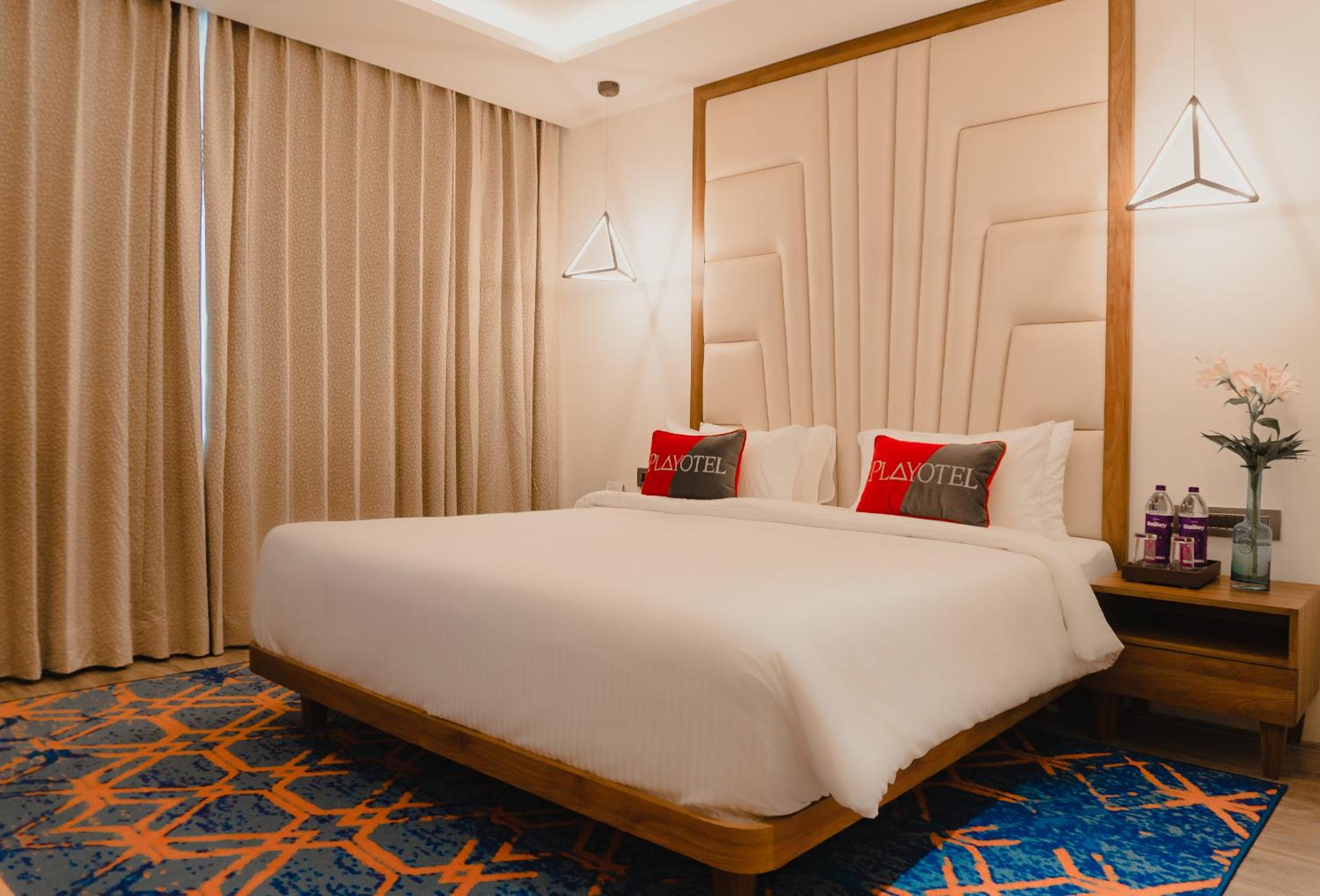 Executive Suite - Photo 8