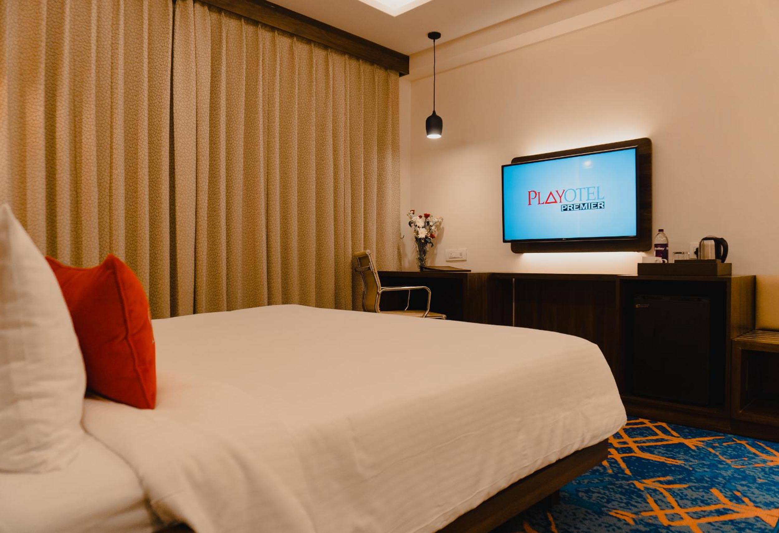 Deluxe Double Room - Photo 9