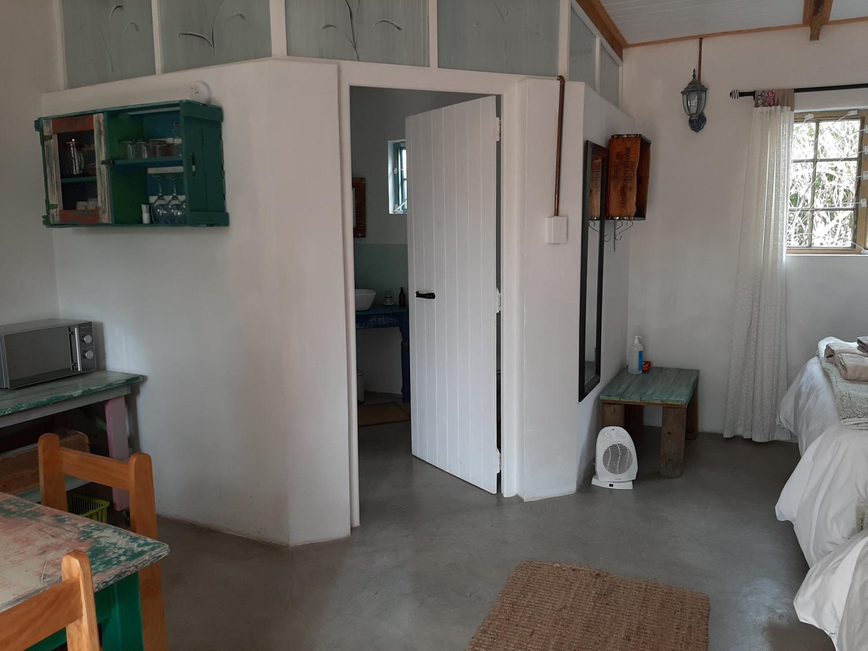 Deluxe Double Room with Balcony - Photo 4