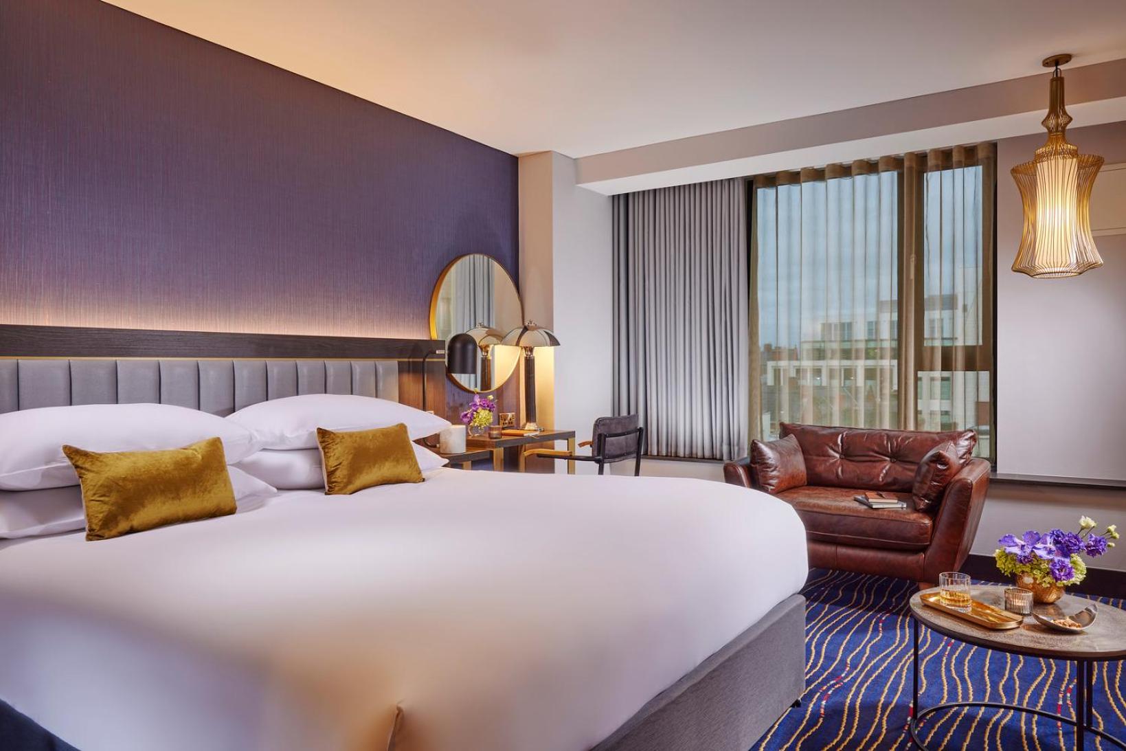 Deluxe King Room photo 1