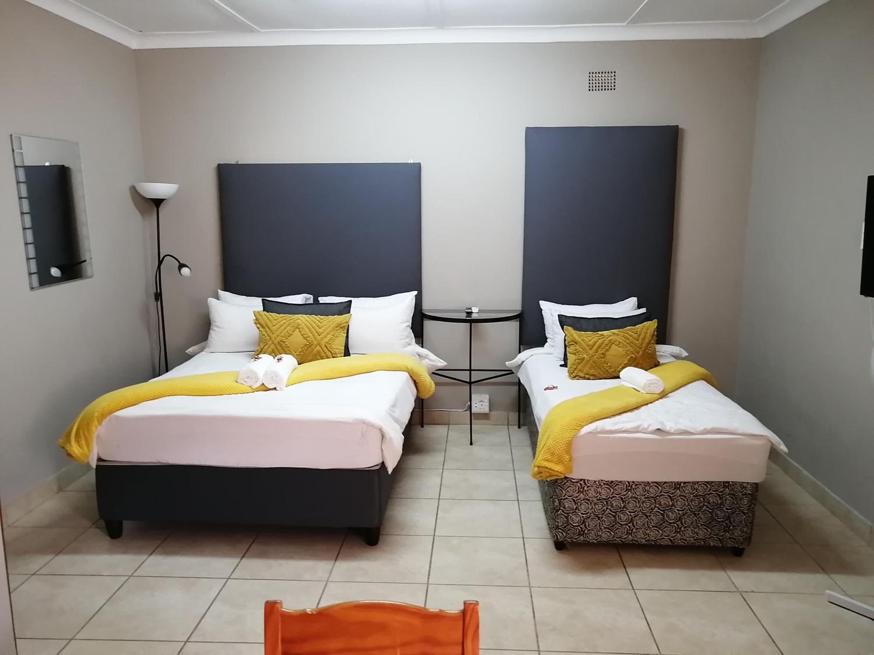 Twin/Double Room - Photo 9