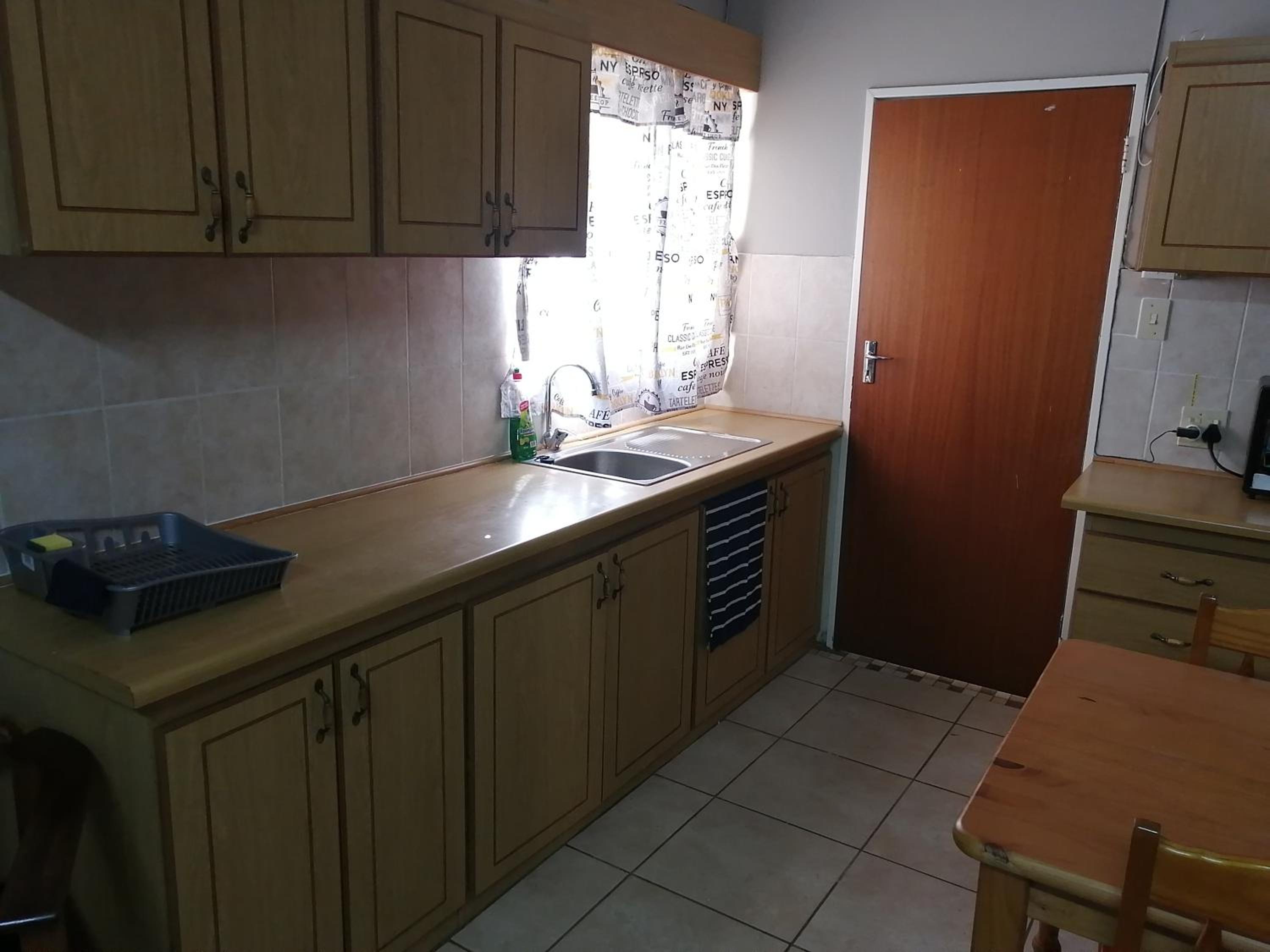 Twin/Double Room - Photo 10