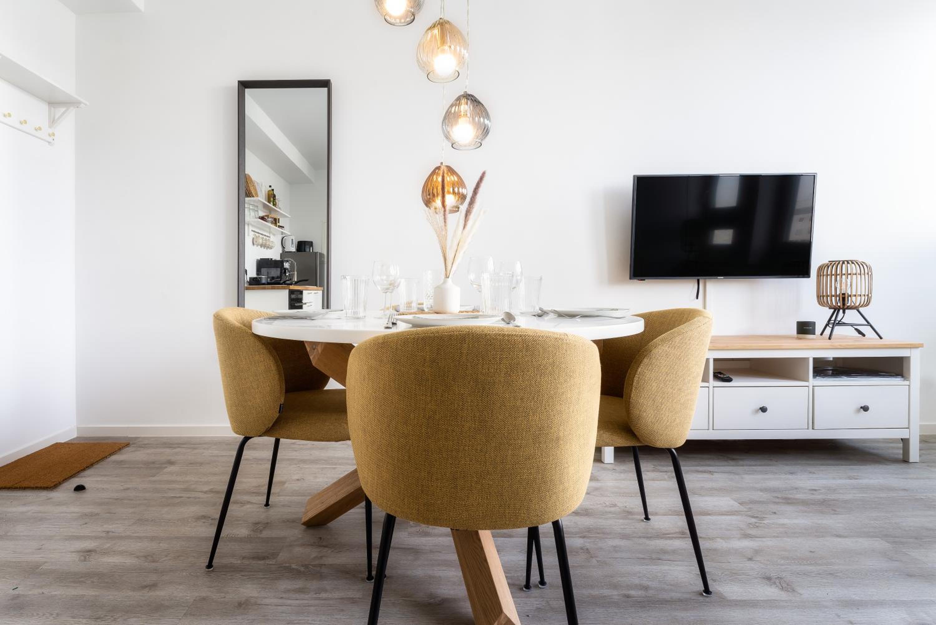 Suite Apartment - Photo 8