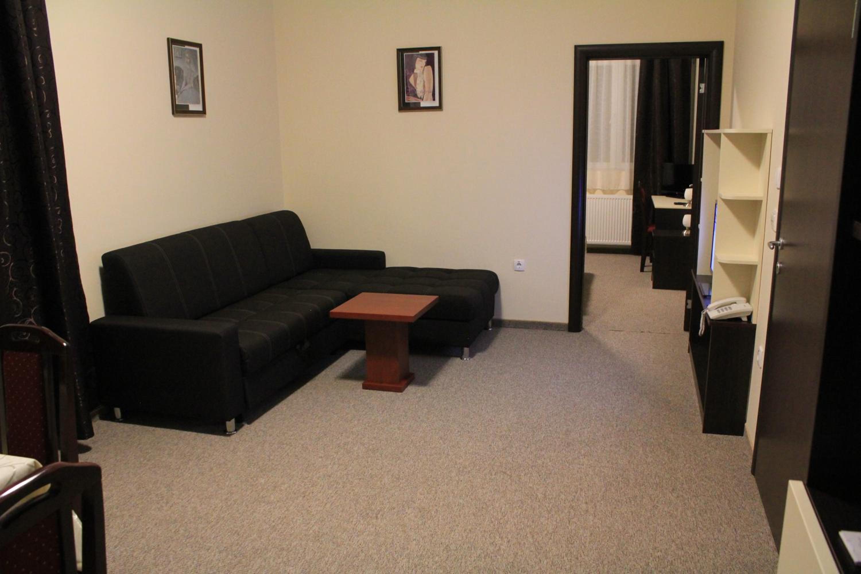 Apartment photo 2