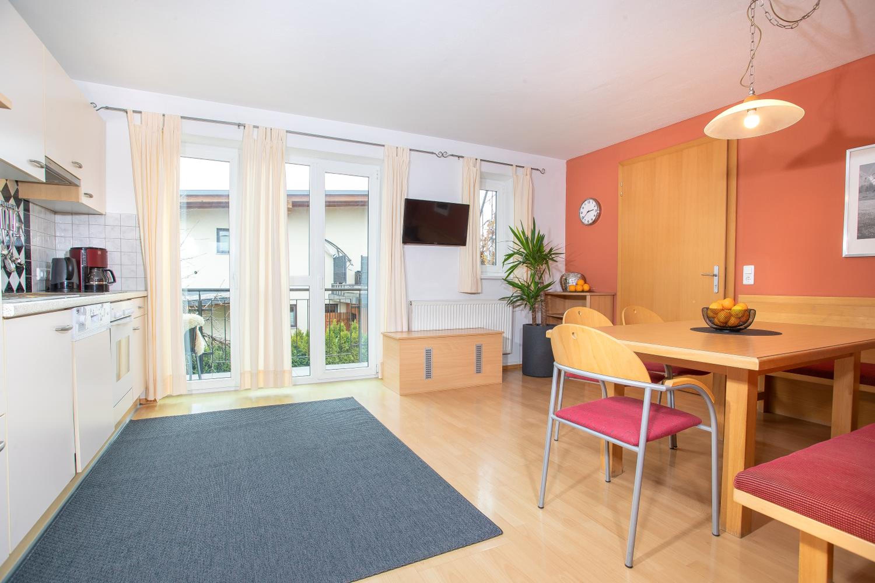 Apartment with Balcony photo 2