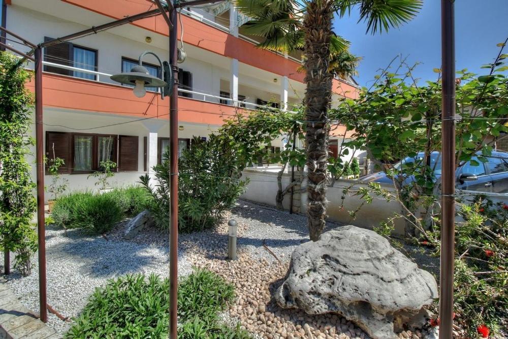 Apartment with Garden View photo 3