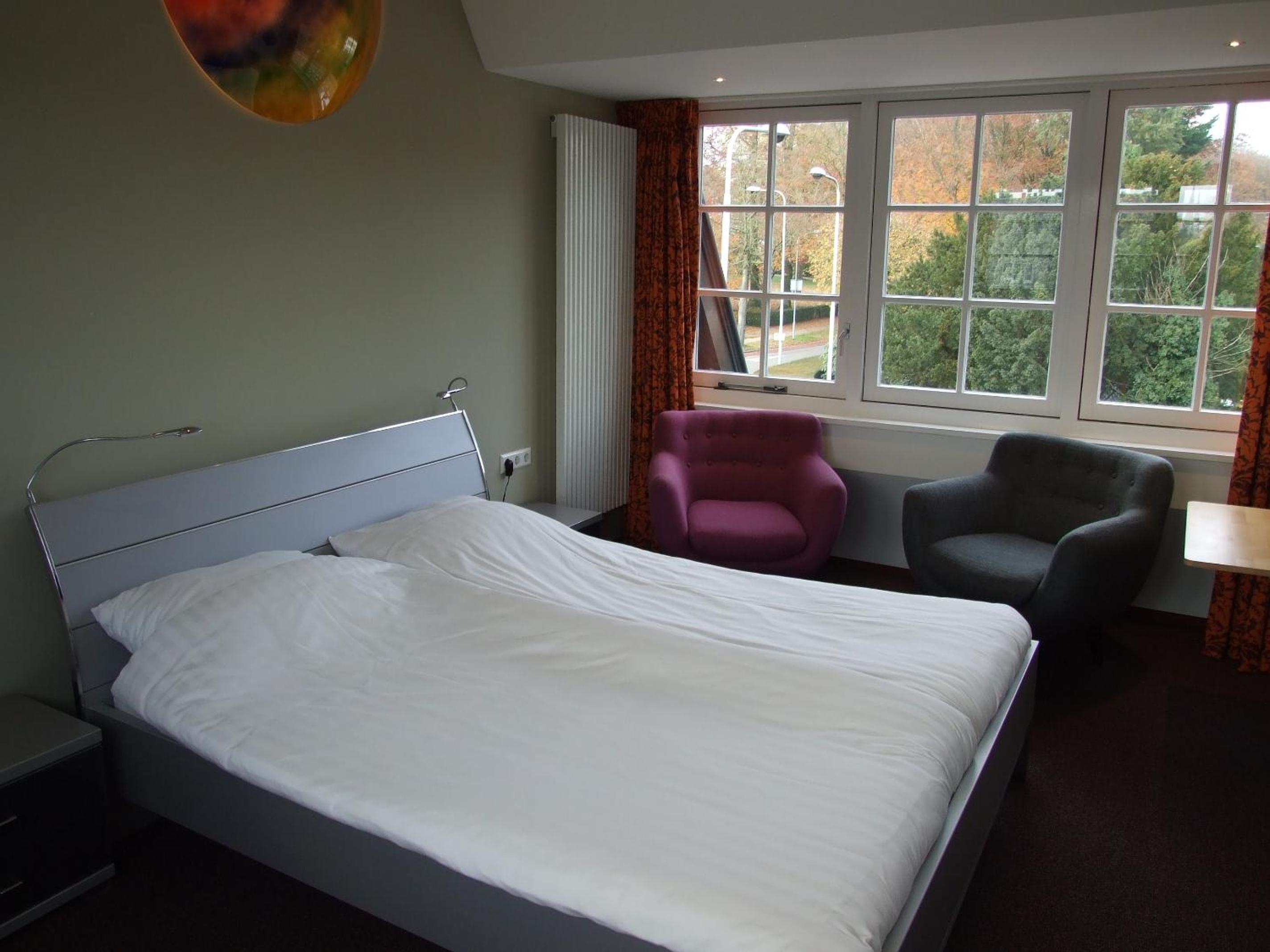 Double Room with Private Bathroom - Photo 3