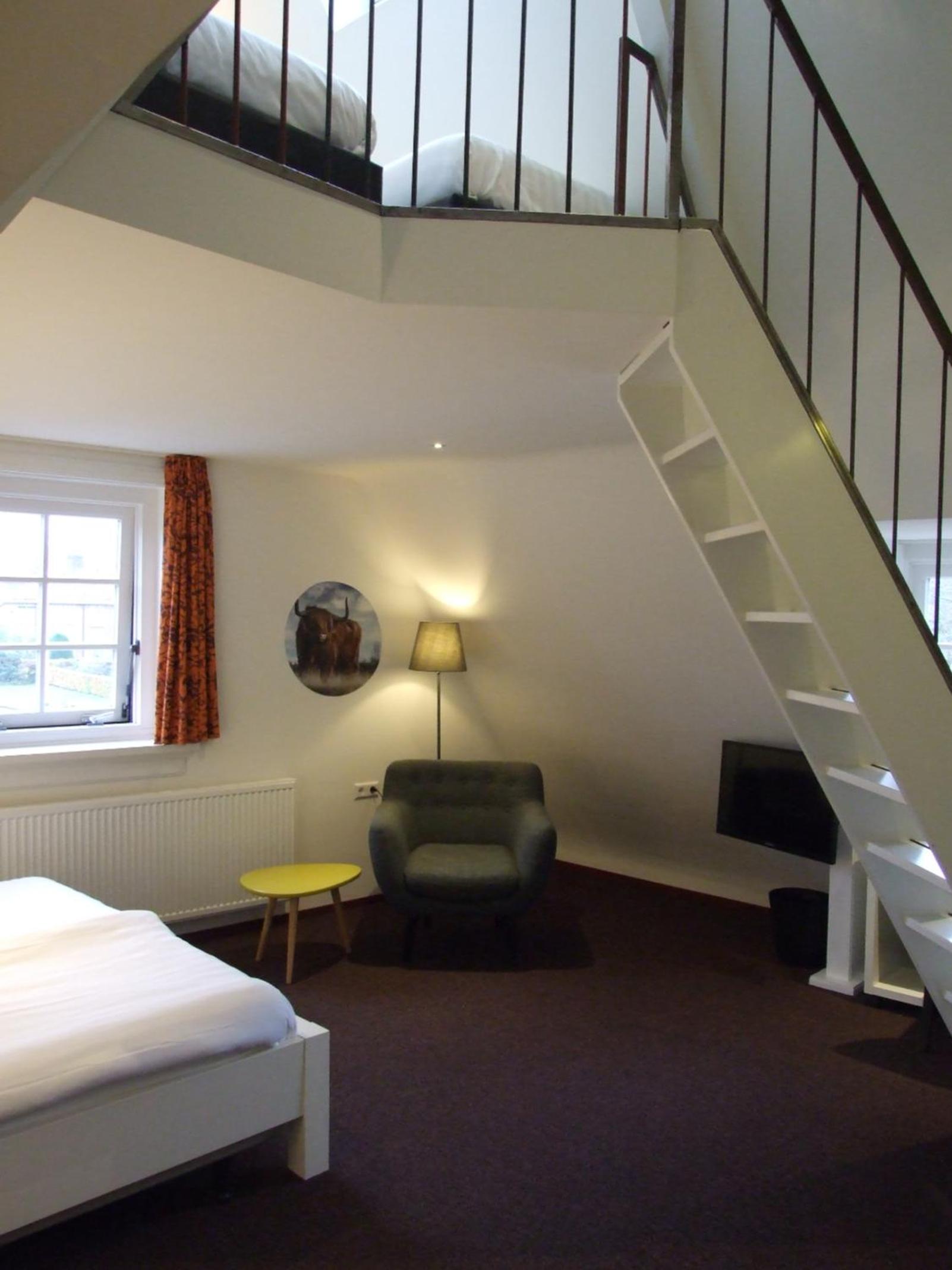 Quadruple Room with Private Bathroom - Photo 2