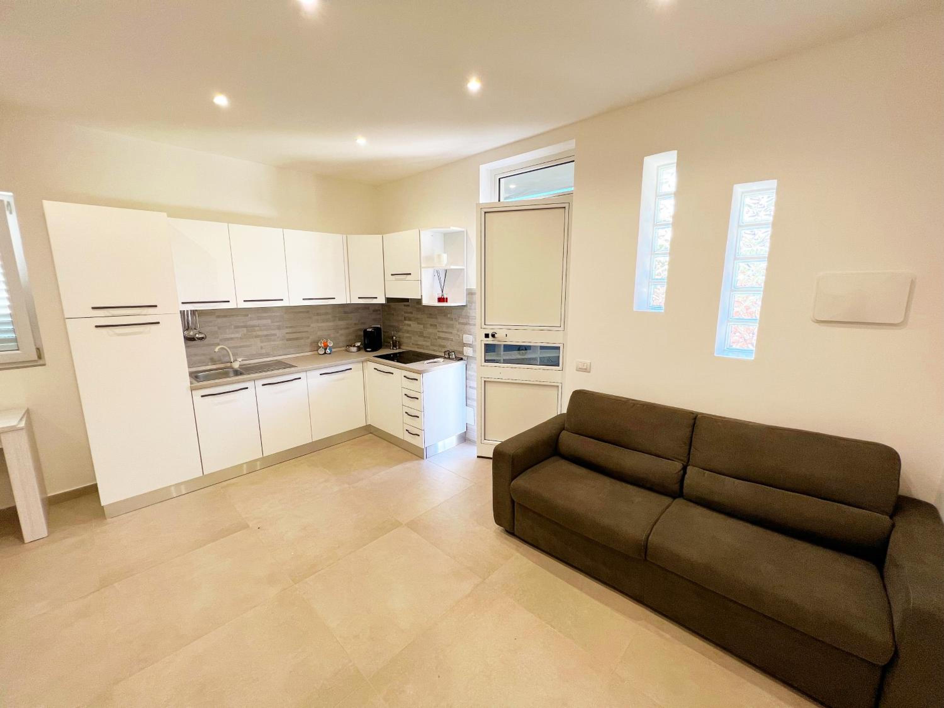 One-Bedroom Apartment - Photo 4