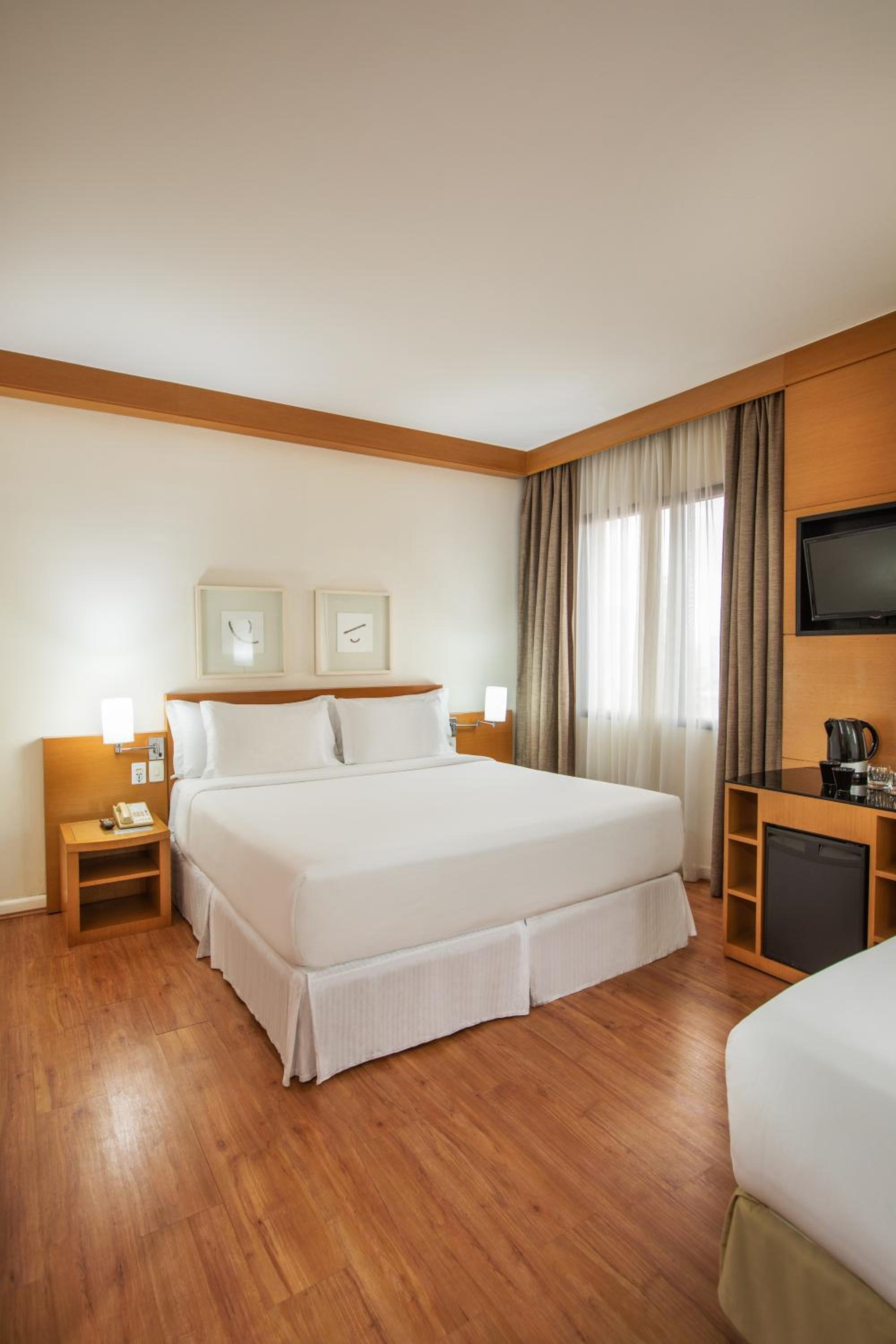 Premium Room Queen-Size Bed