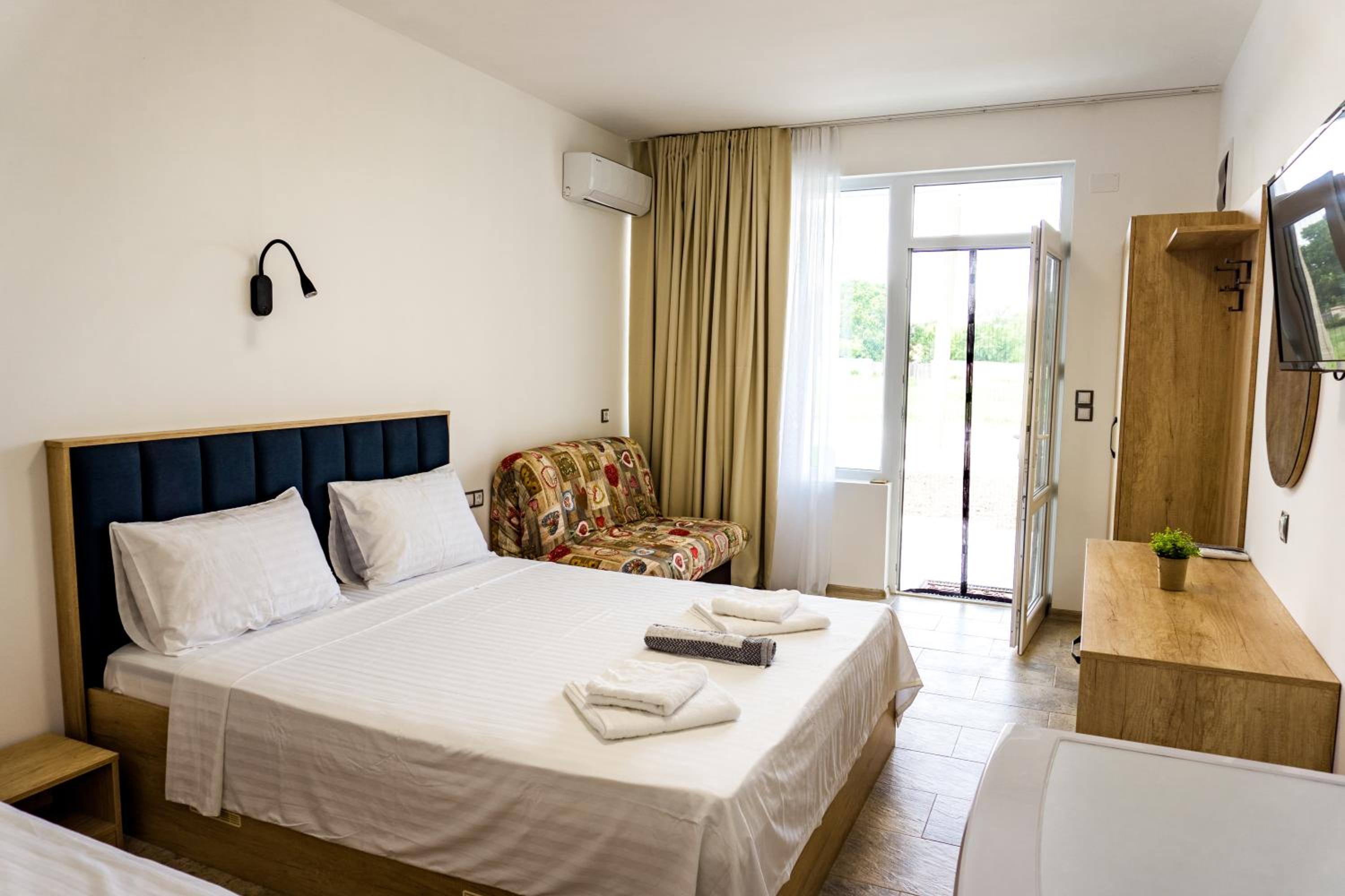 Triple Room with Garden View