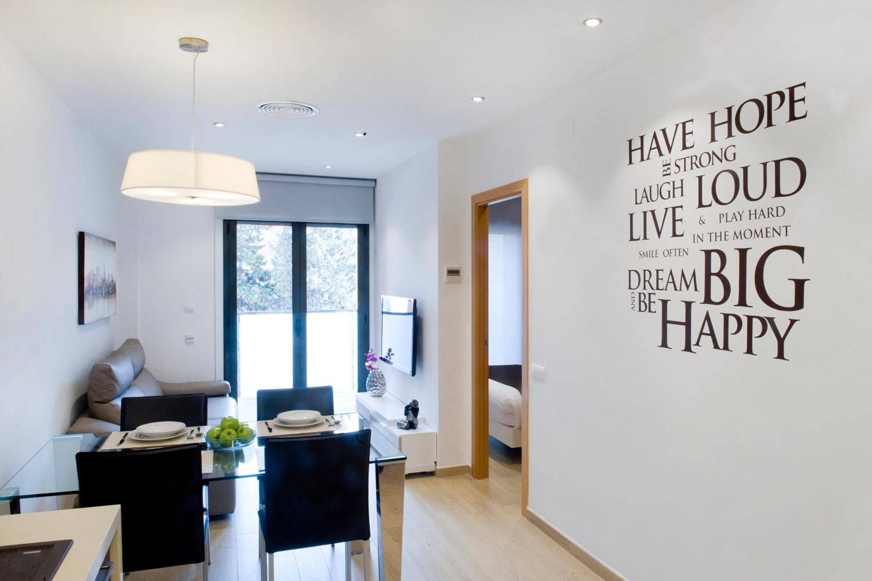 Apartamento con Balcón
