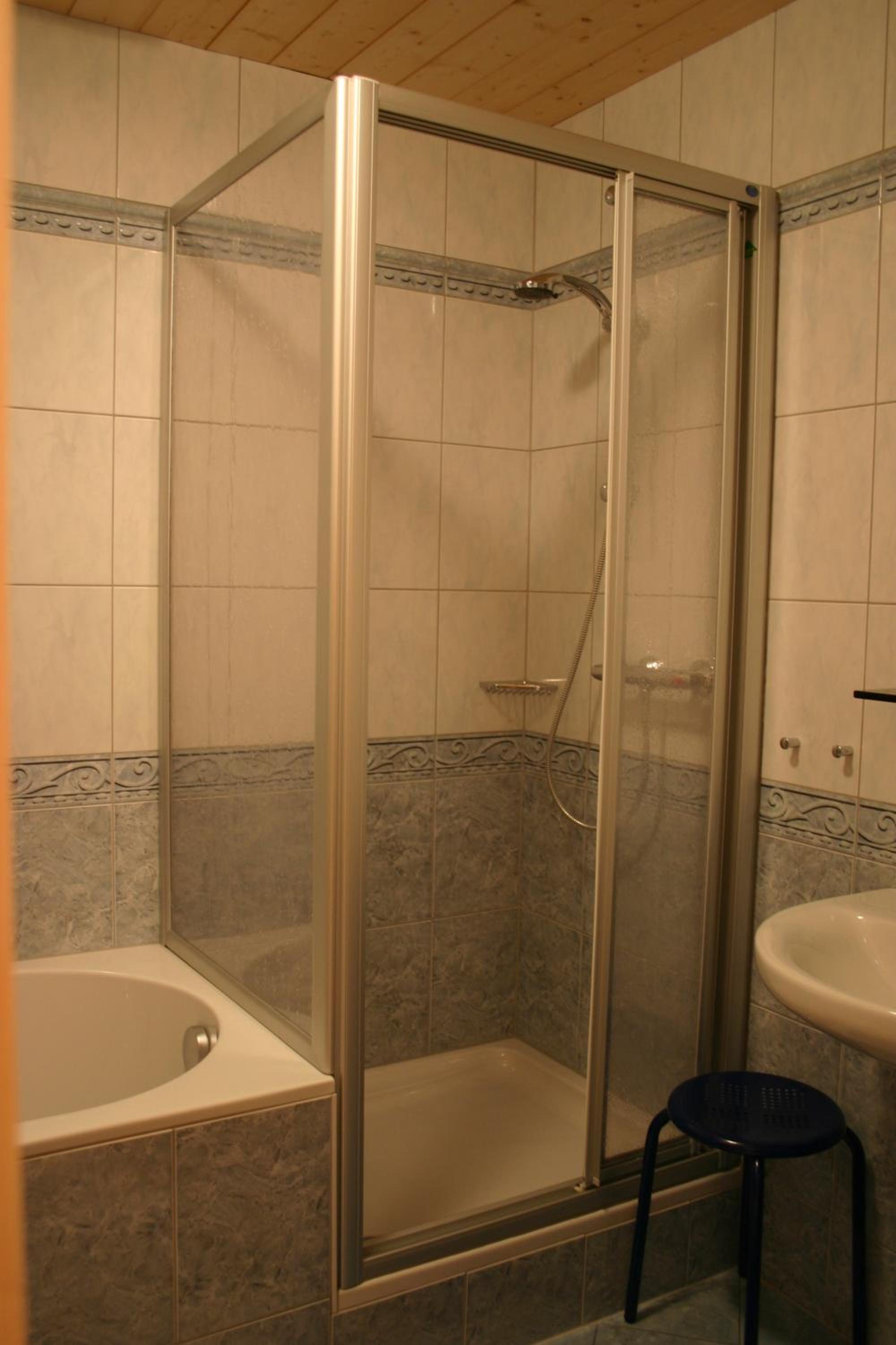 Two-Bedroom Apartment with Balcony - Photo 25