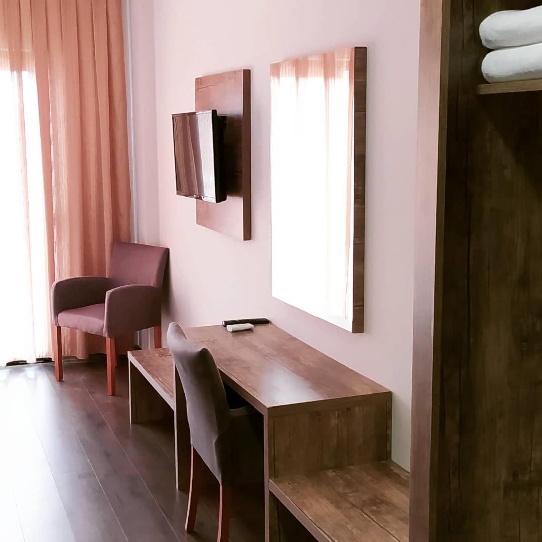 Superior Suite - Photo 8