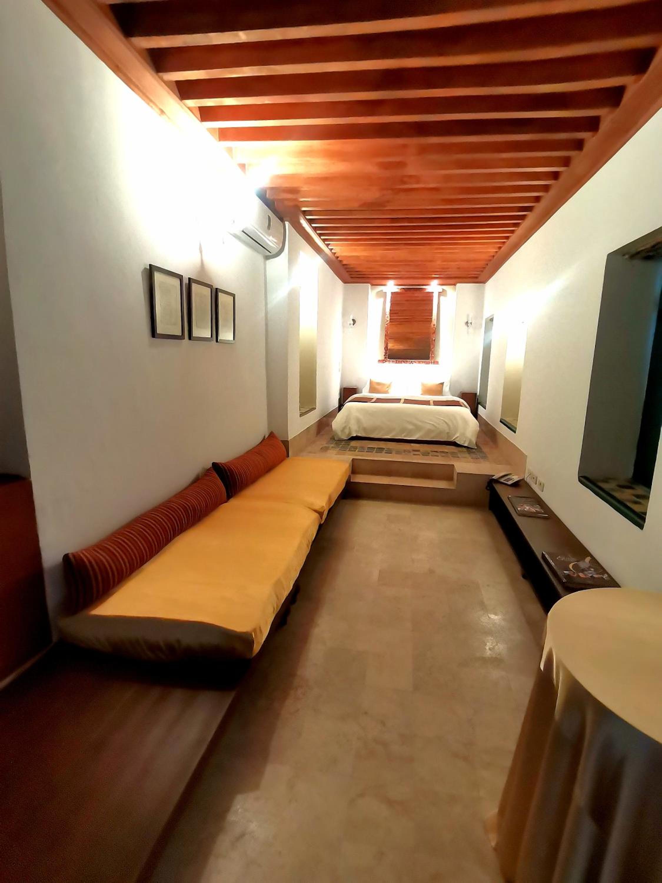 Deluxe Room - Photo 7