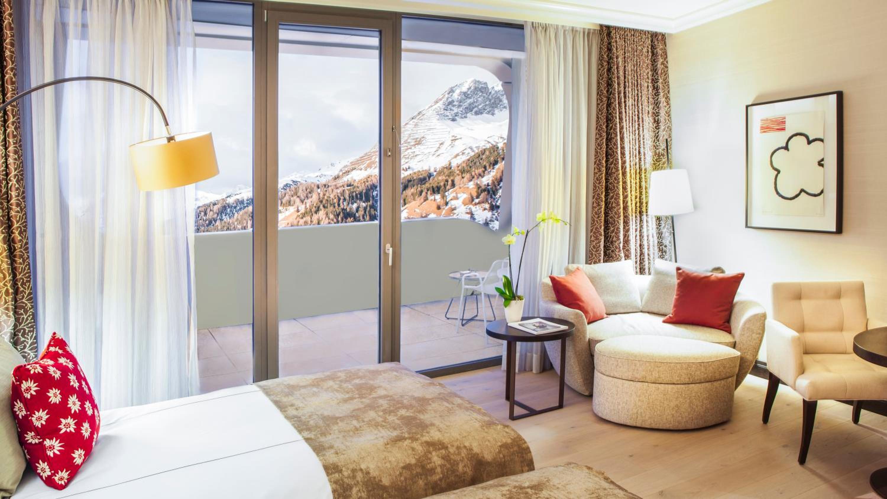 Premium King Room with Balcony thumbnail 6