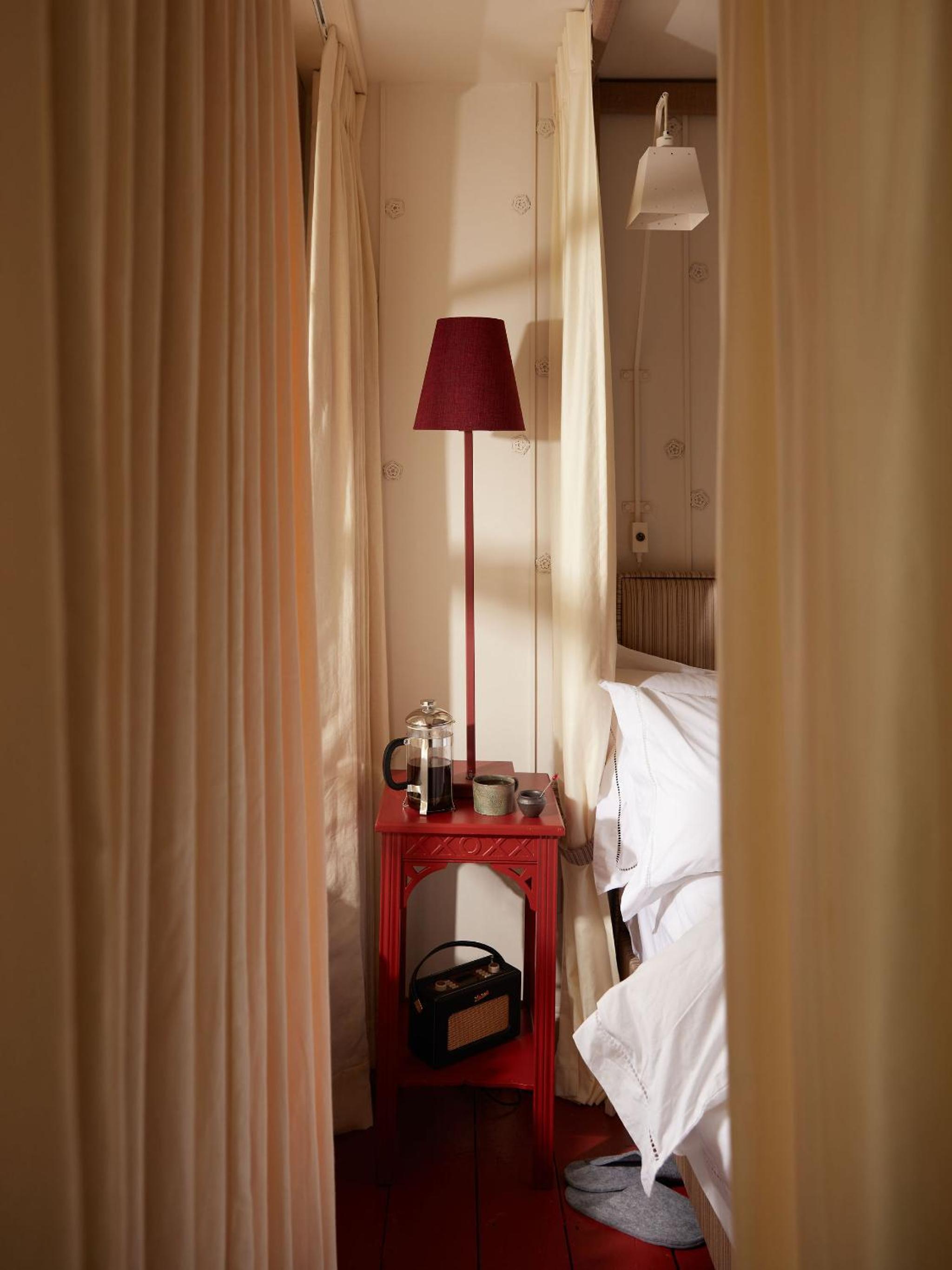 Guest Room - Photo 2