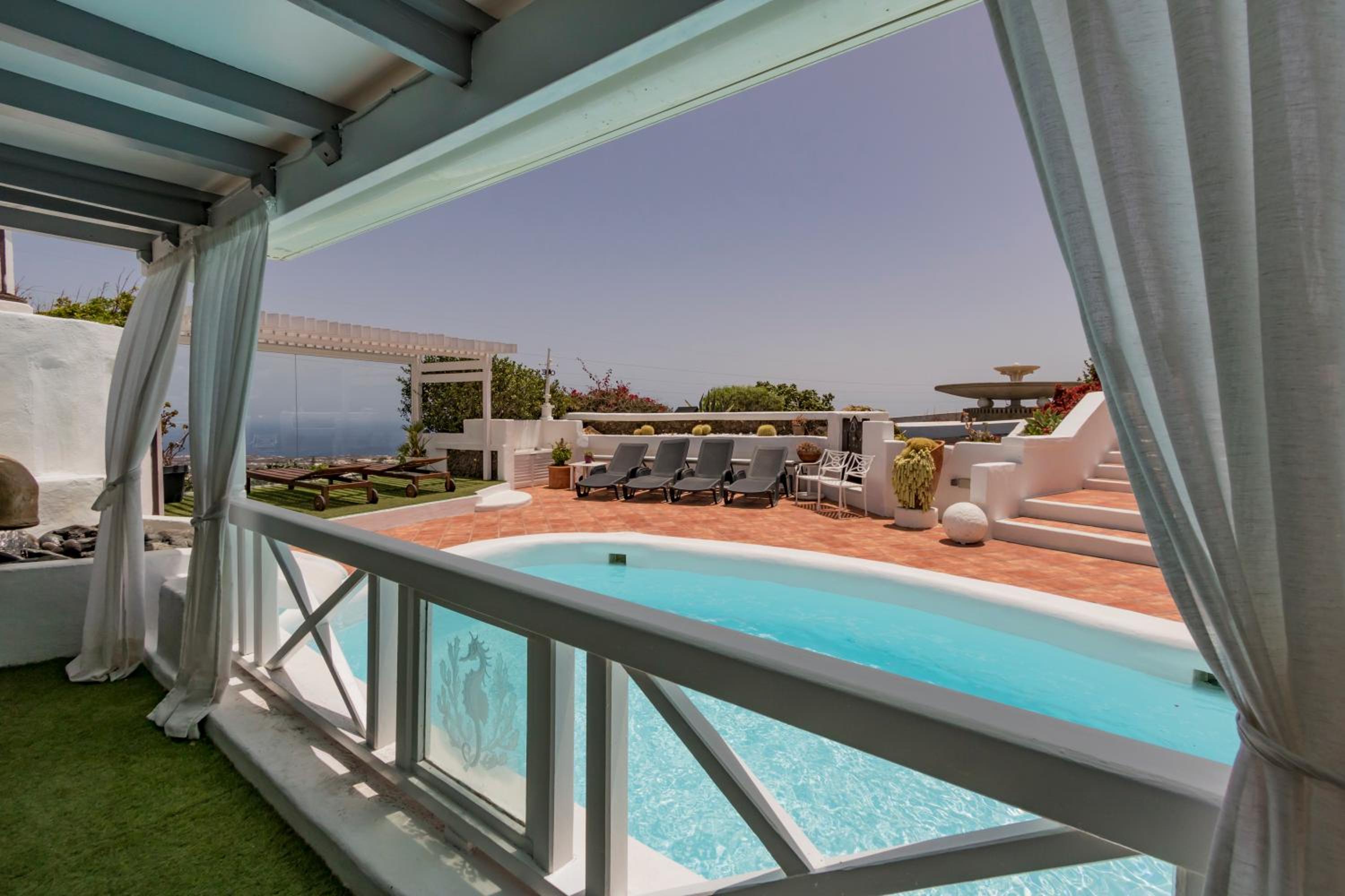 Deluxe Villa photo 2