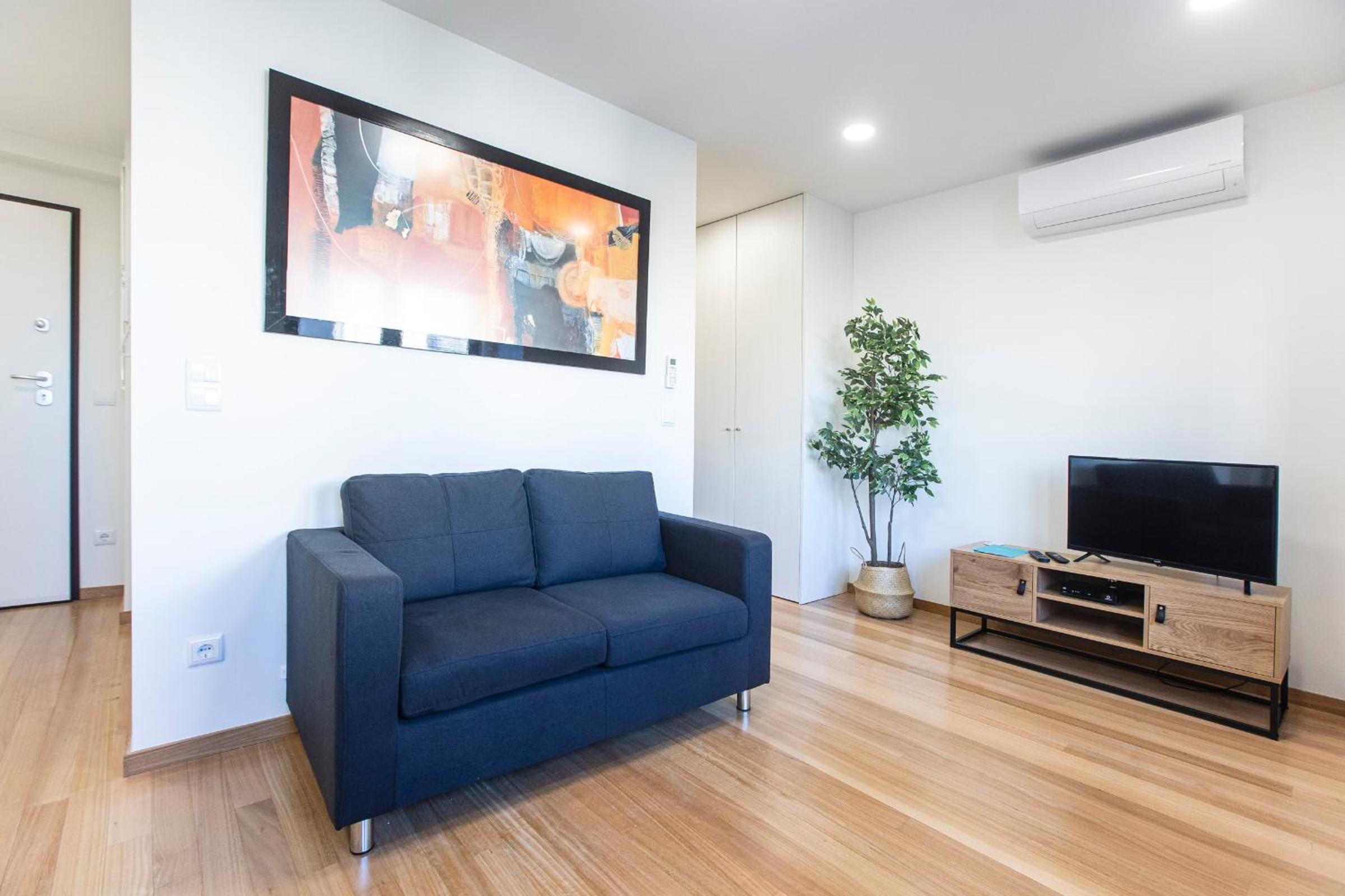 One-Bedroom Apartment - Photo 11