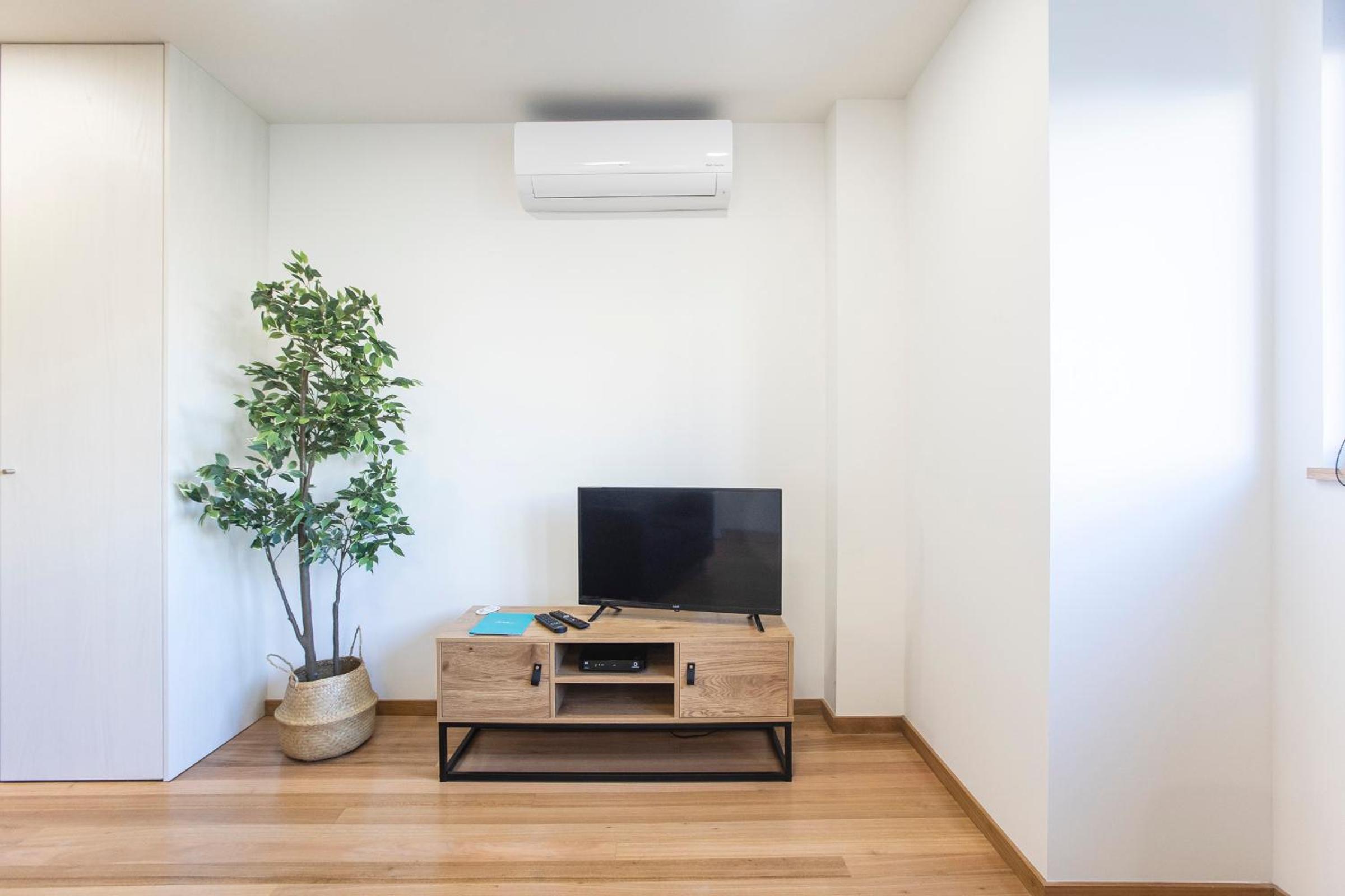 One-Bedroom Apartment - Photo 16