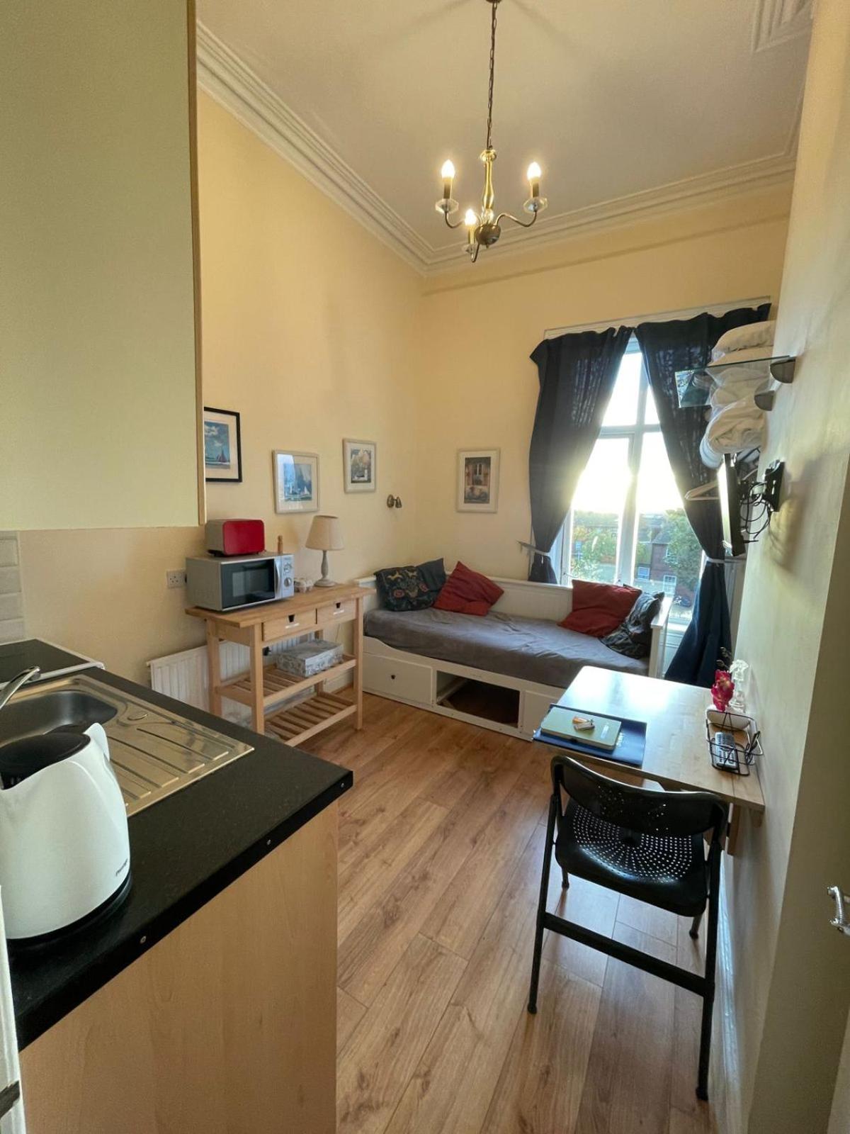 Studio Apartment photo 1
