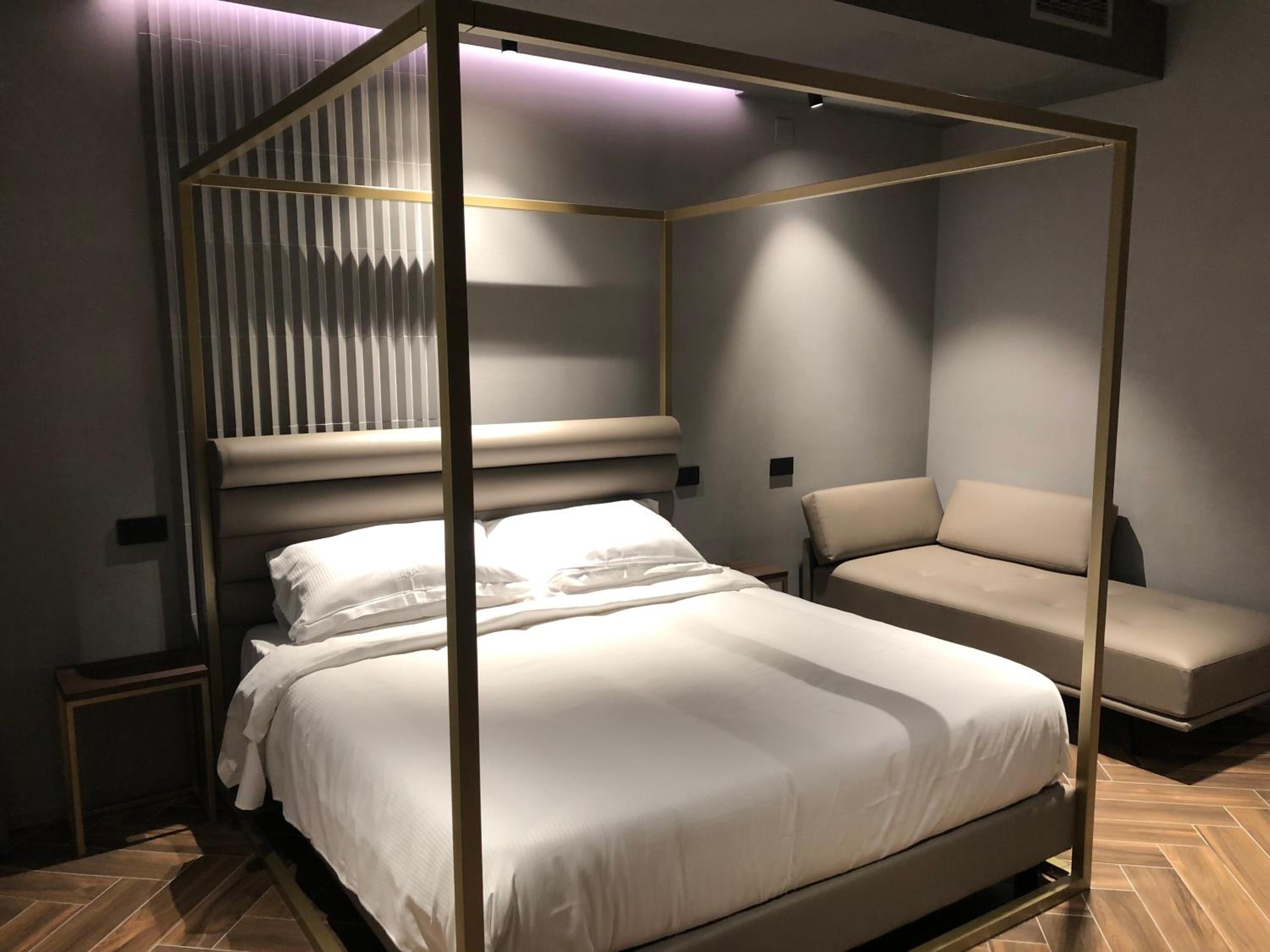 Deluxe Room (2 Adults + 1 Child) photo 1