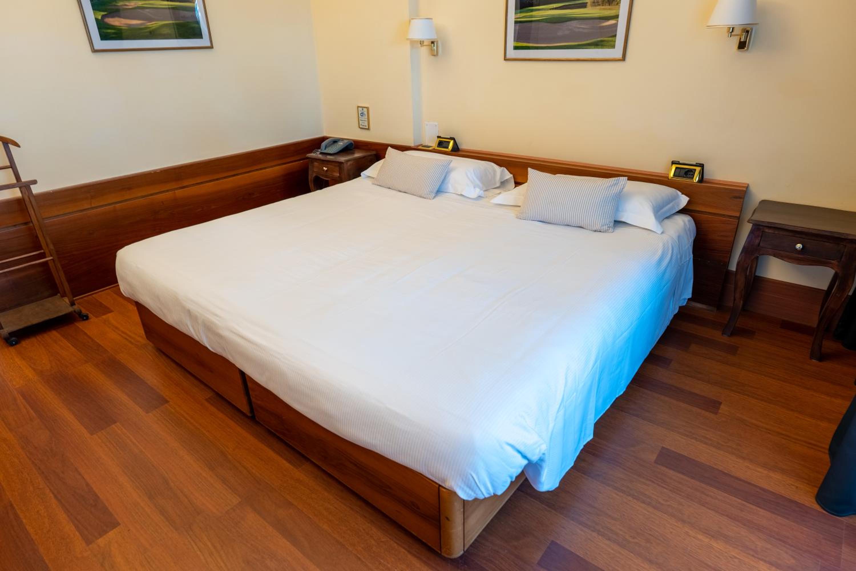 Double or Twin Room photo 3
