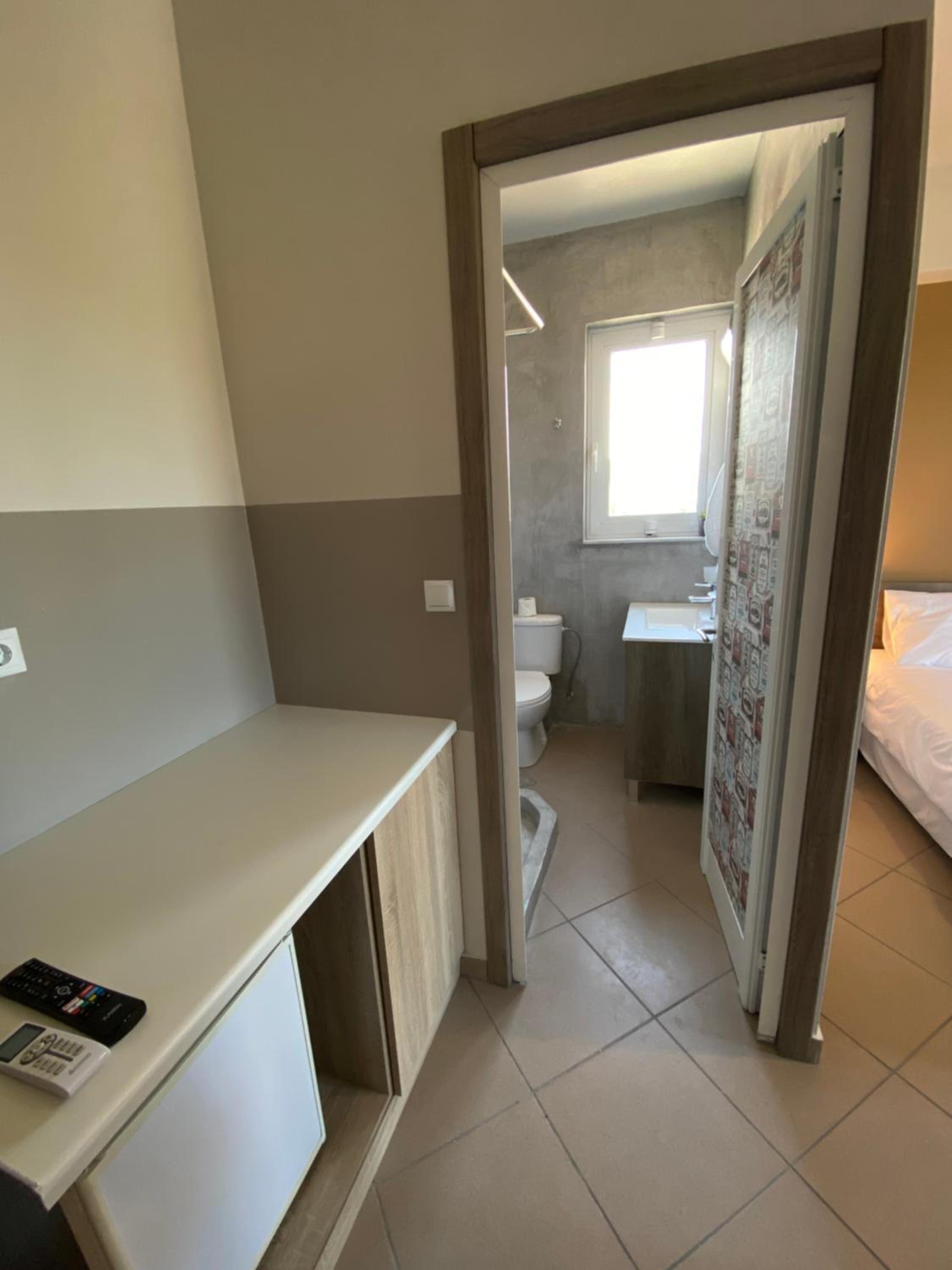 Double Room with Private Bathroom - Photo 3