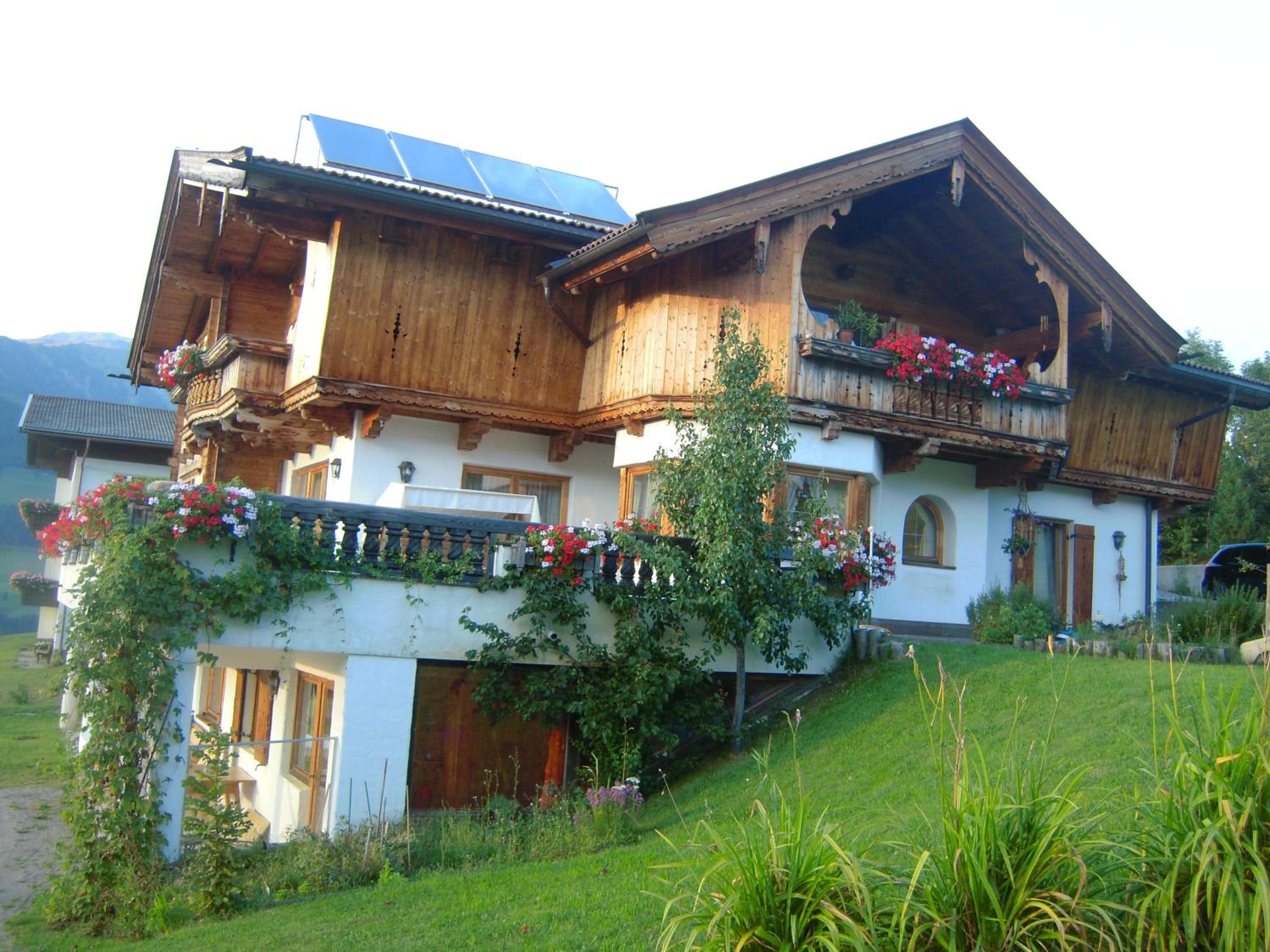 Two-Bedroom Apartment with Balcony - Photo 2