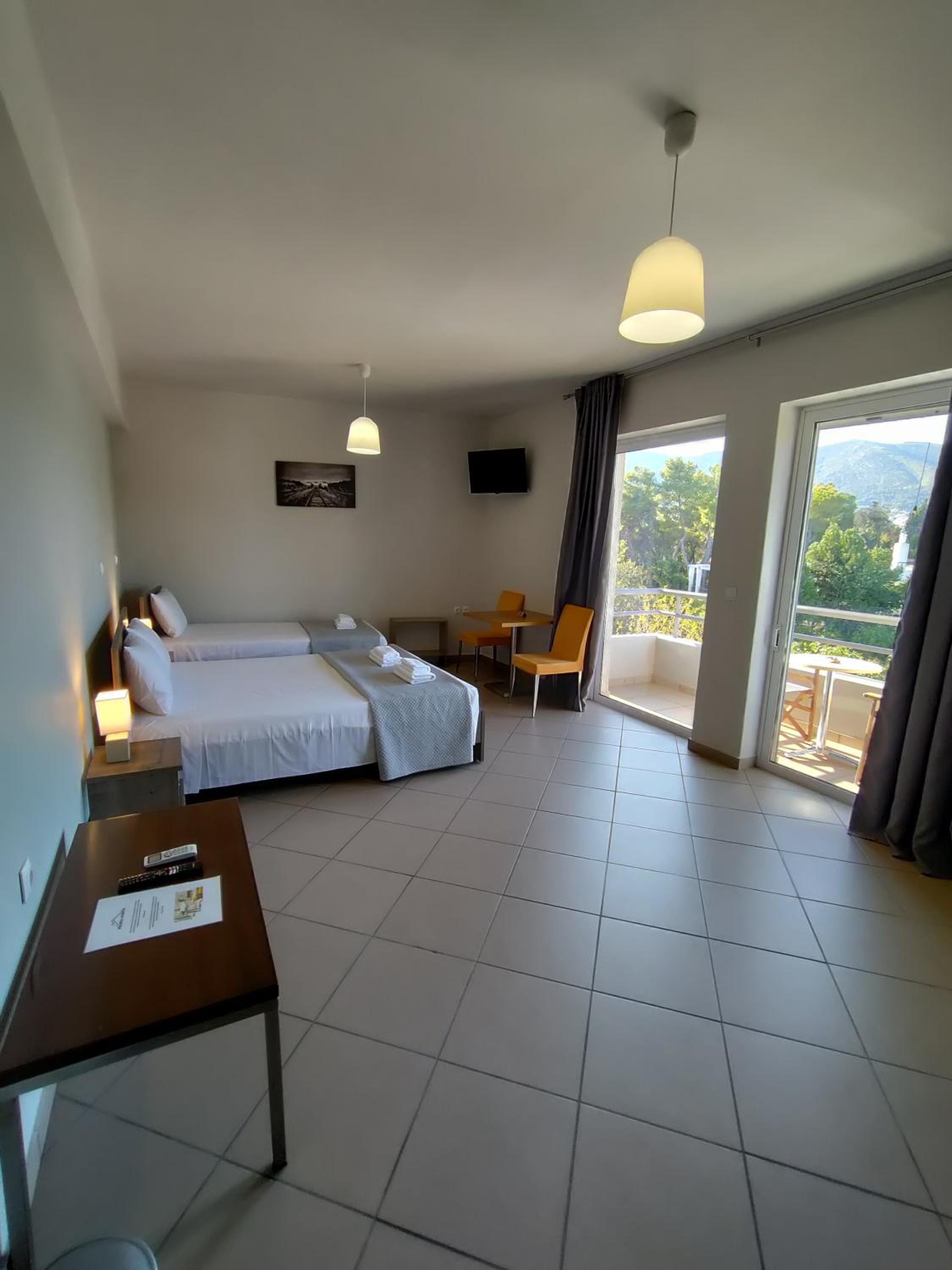 Triple Room - Photo 1