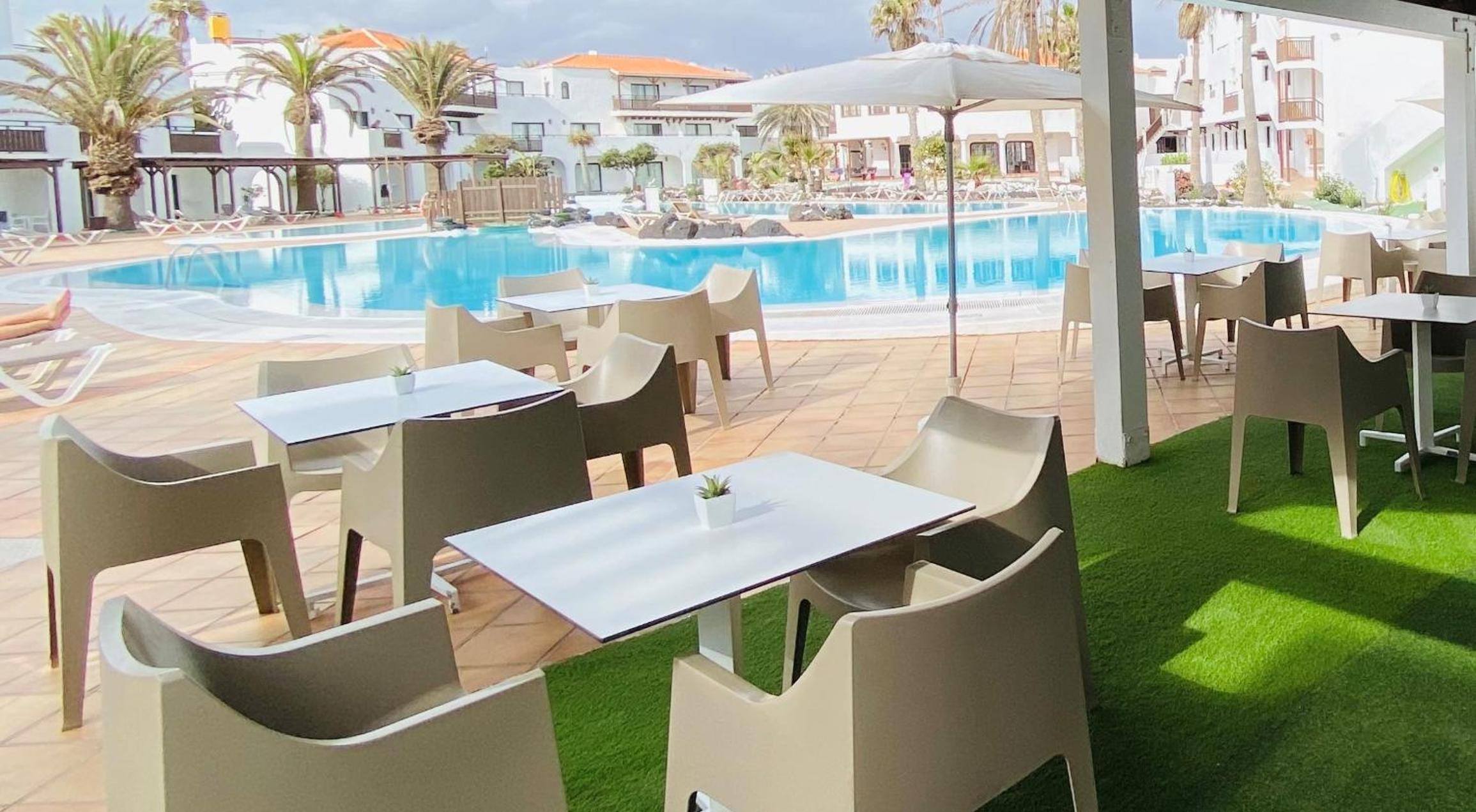 One-Bedroom Apartment with Pool View