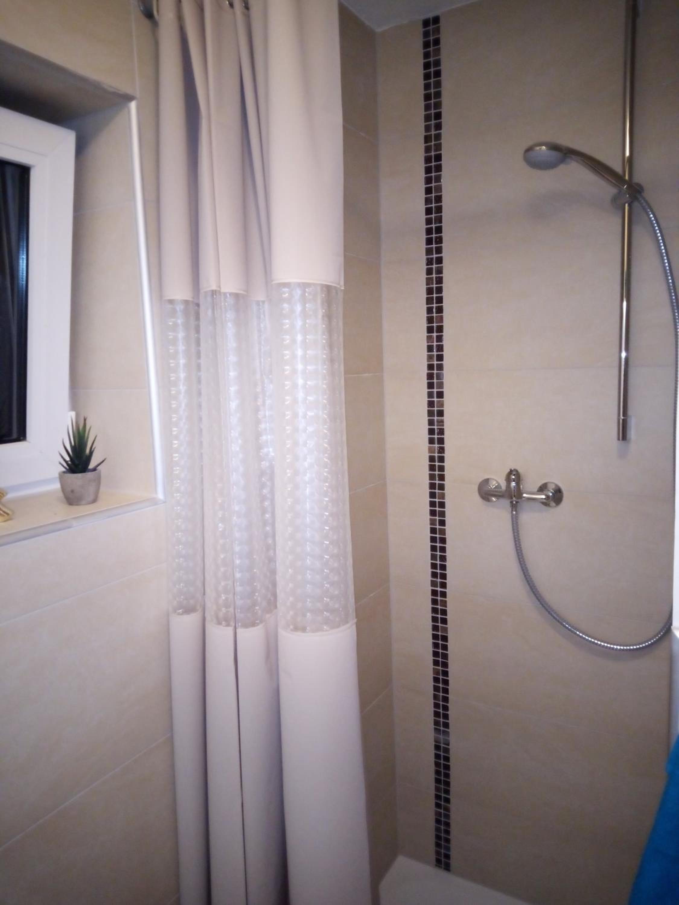 One-Bedroom Apartment - Photo 11