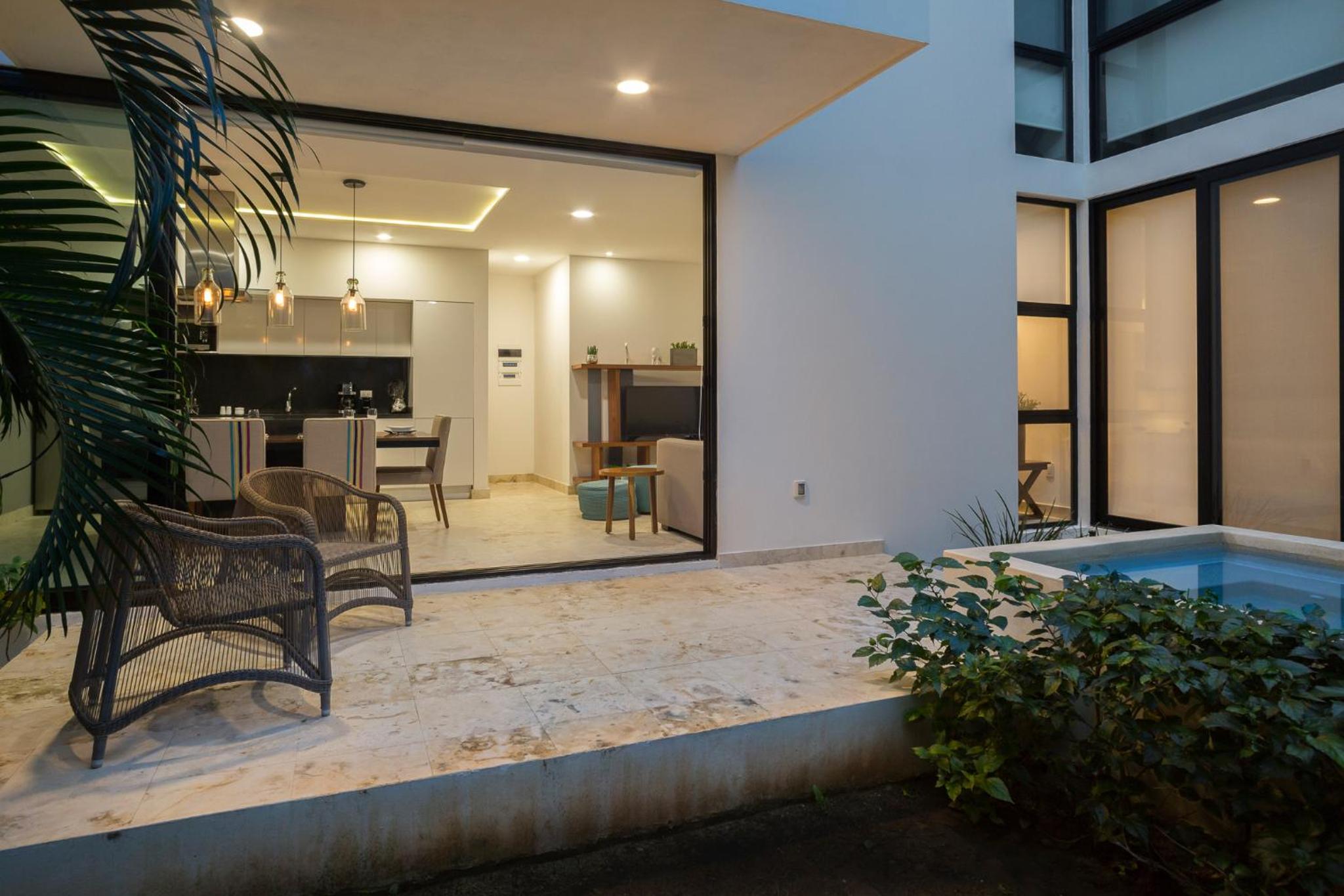 Apartment with Terrace - Photo 2
