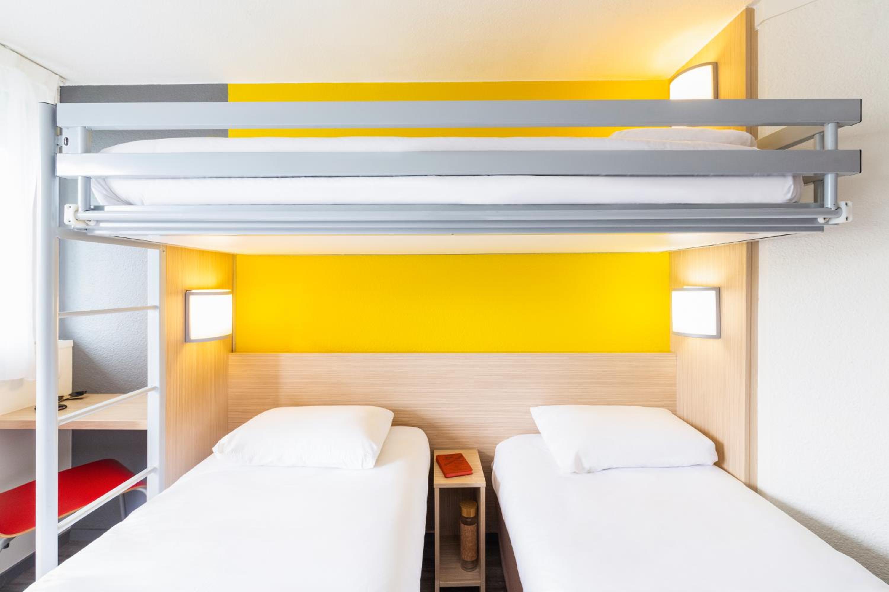 Economy Triple Room - Photo 4