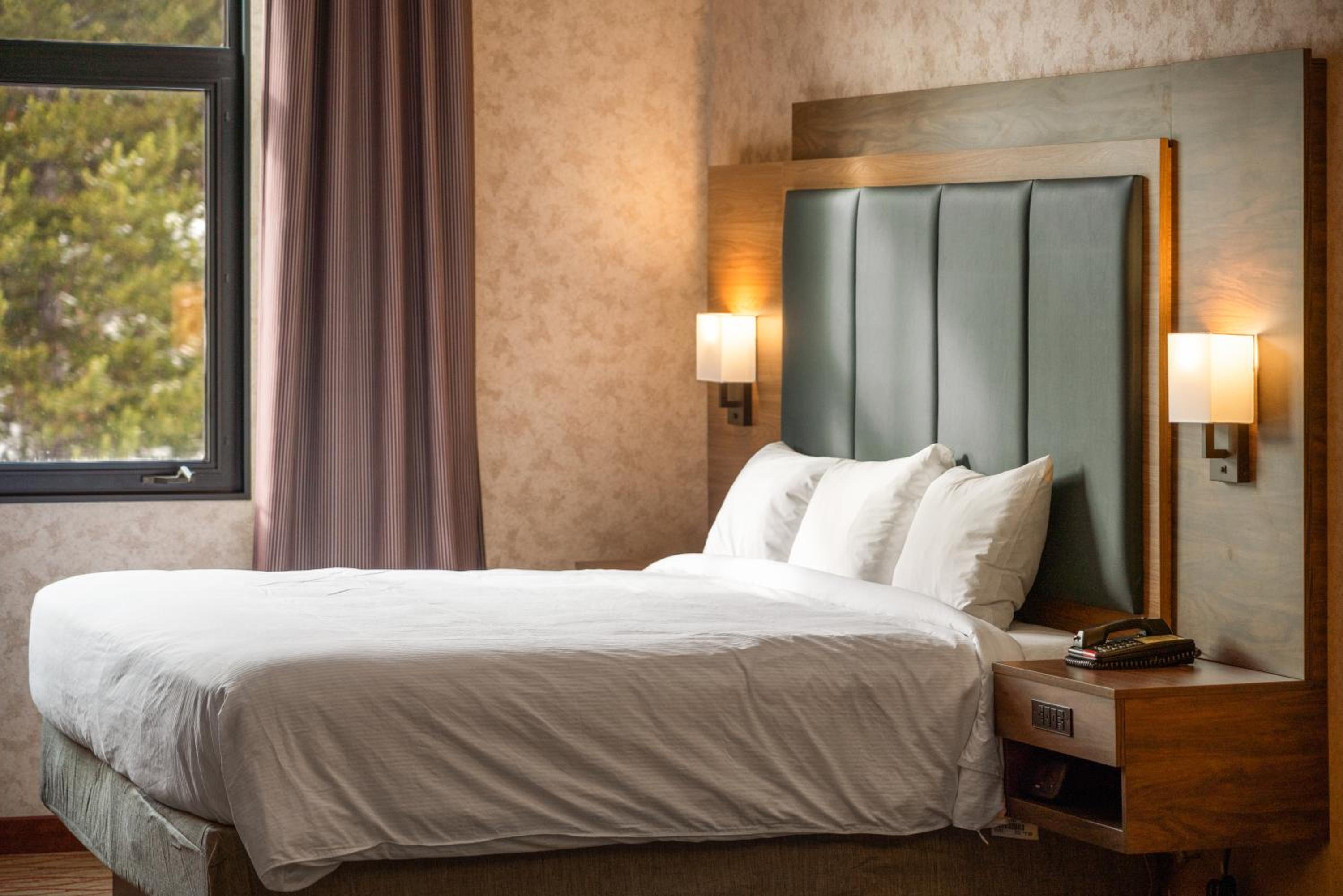 King Room with Mountain View photo 2