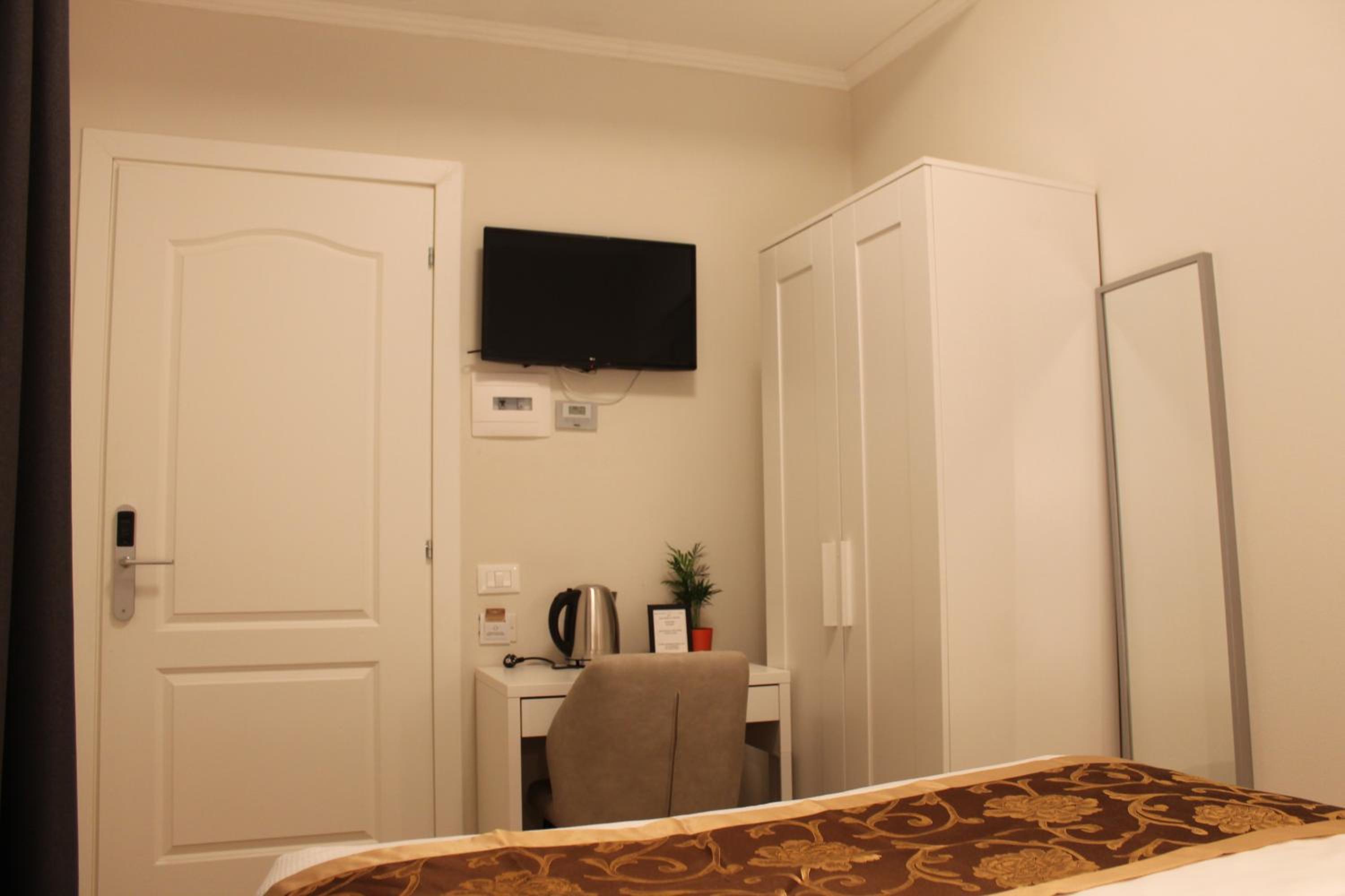 Small Double Room photo 3