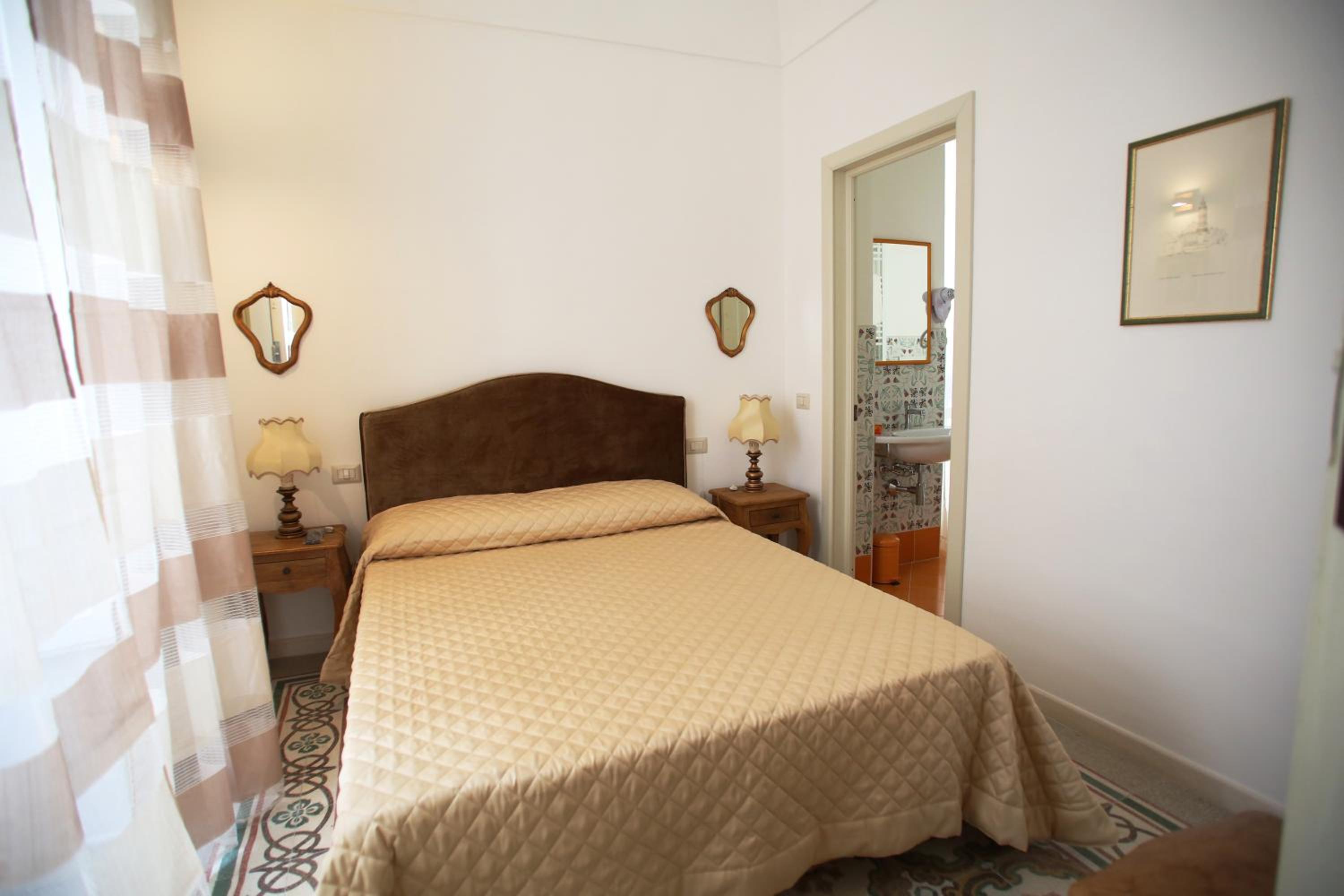 Suite with Balcony photo 3
