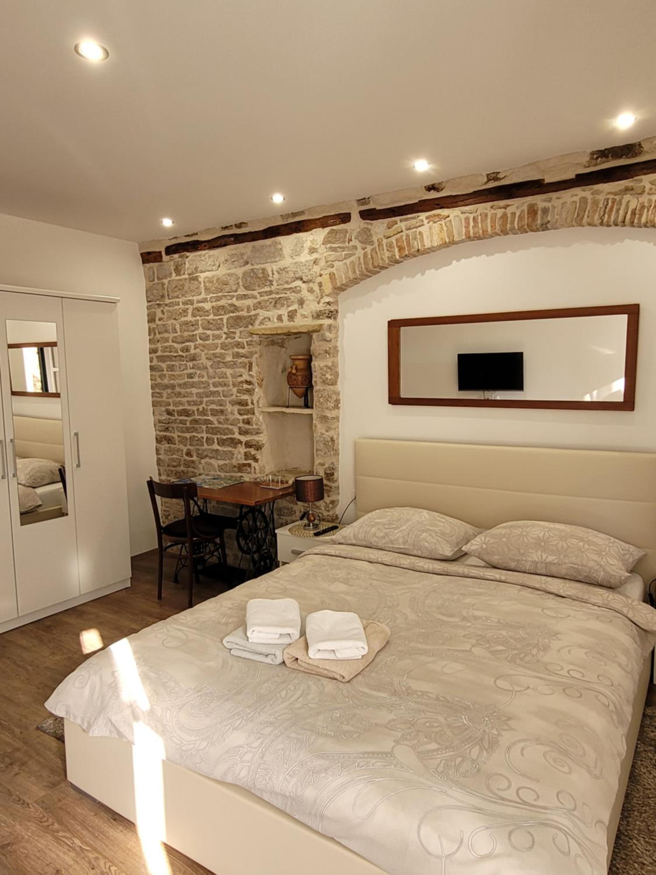 Deluxe King Room photo 3
