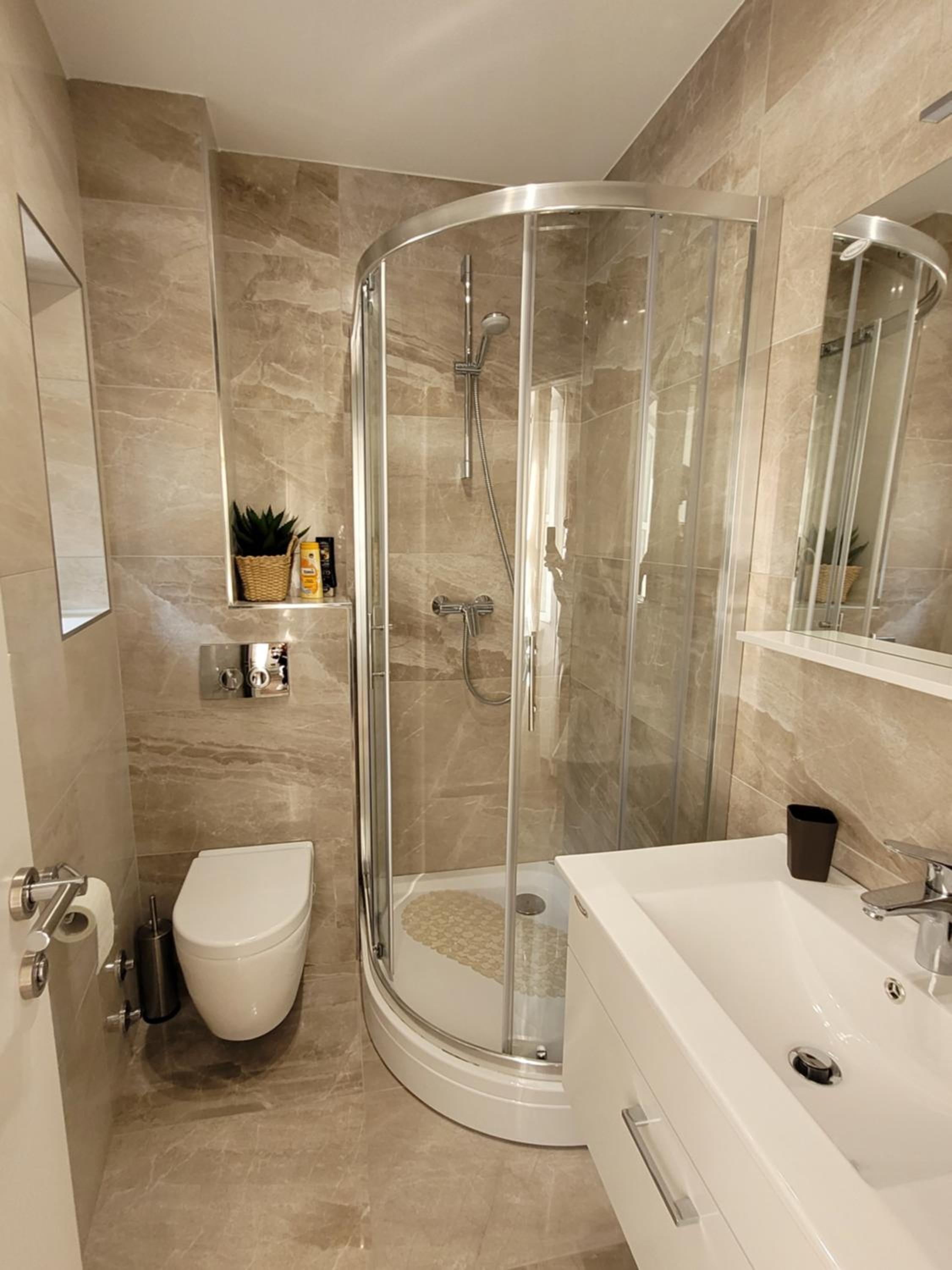 Deluxe King Room photo 2