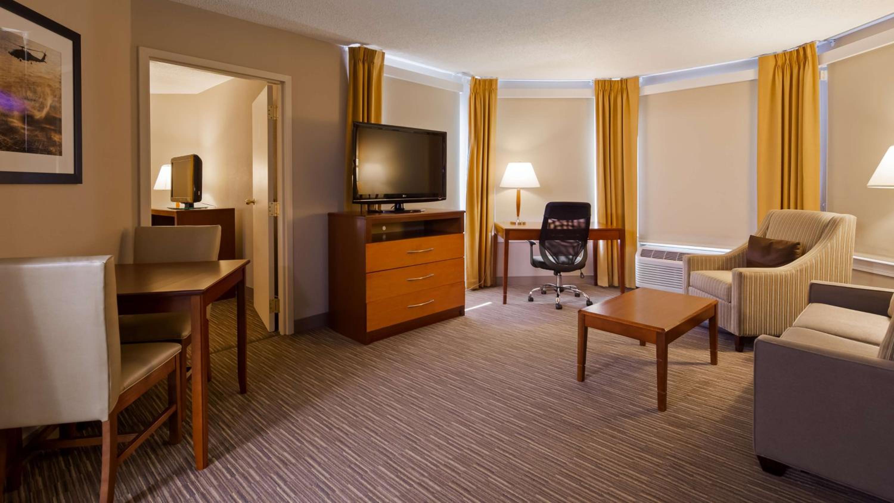 King Suite with Sofa Bed - Photo 10