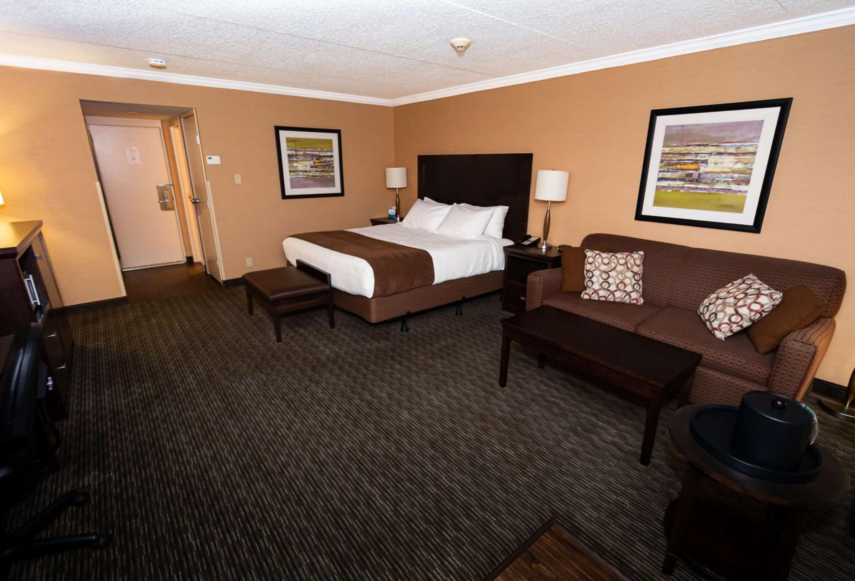 Superior King Suite with Work Desk - Non-Smoking photo 3