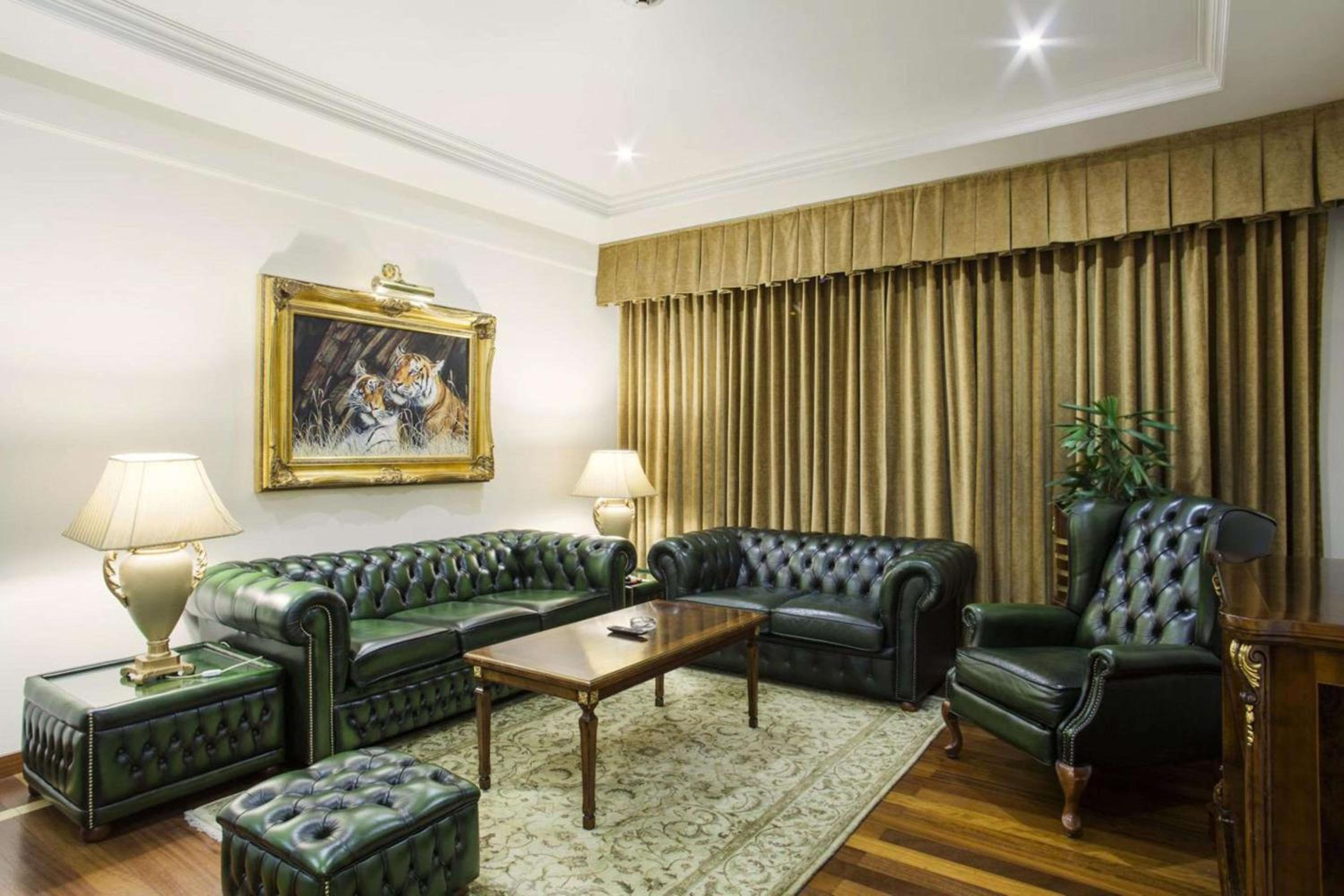 Deluxe Suite - Photo 1